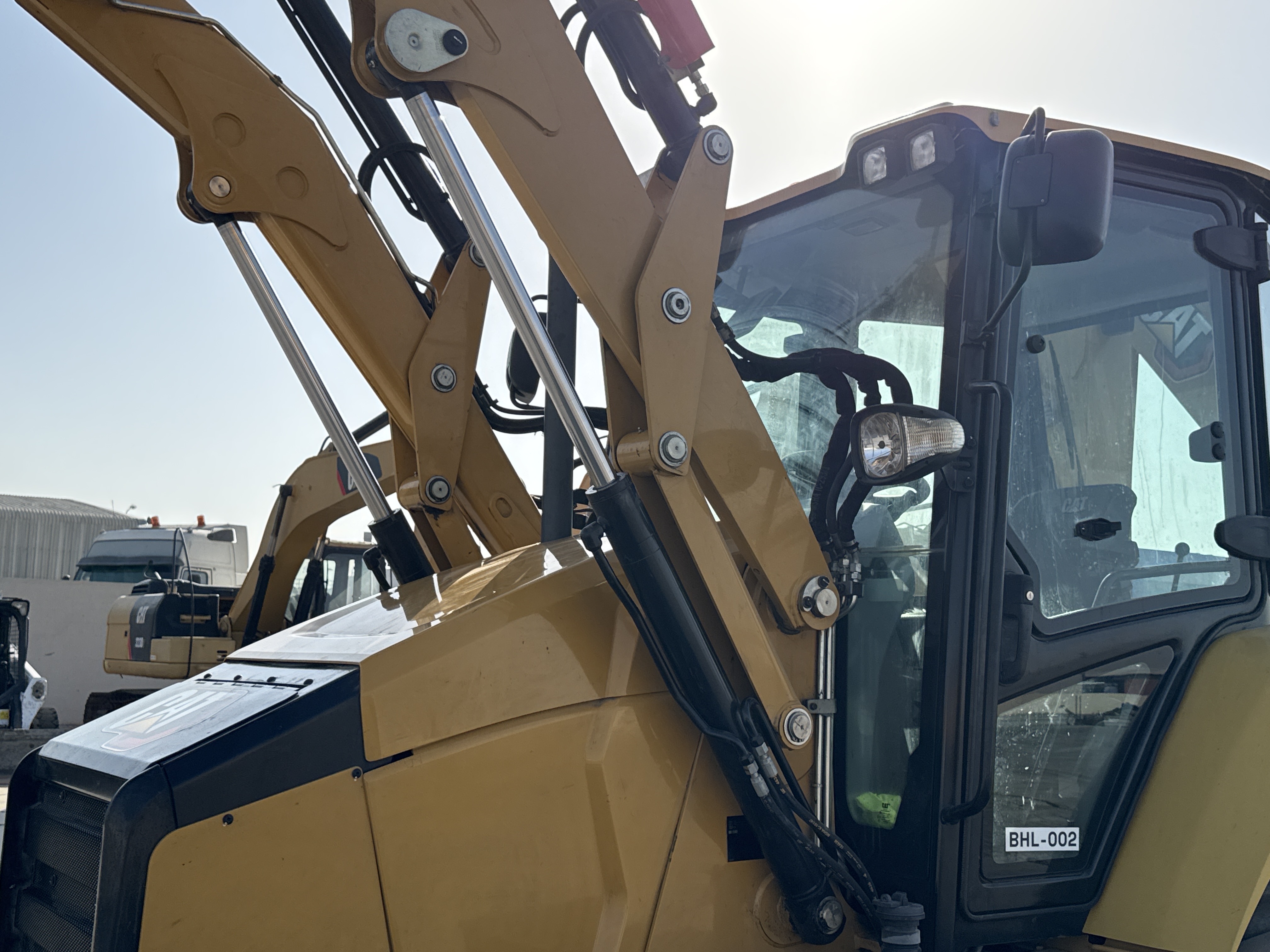 BHL-002- Cat-428-backhoe-loader-inspection-hydraulics-loader-lift-cylinder-2