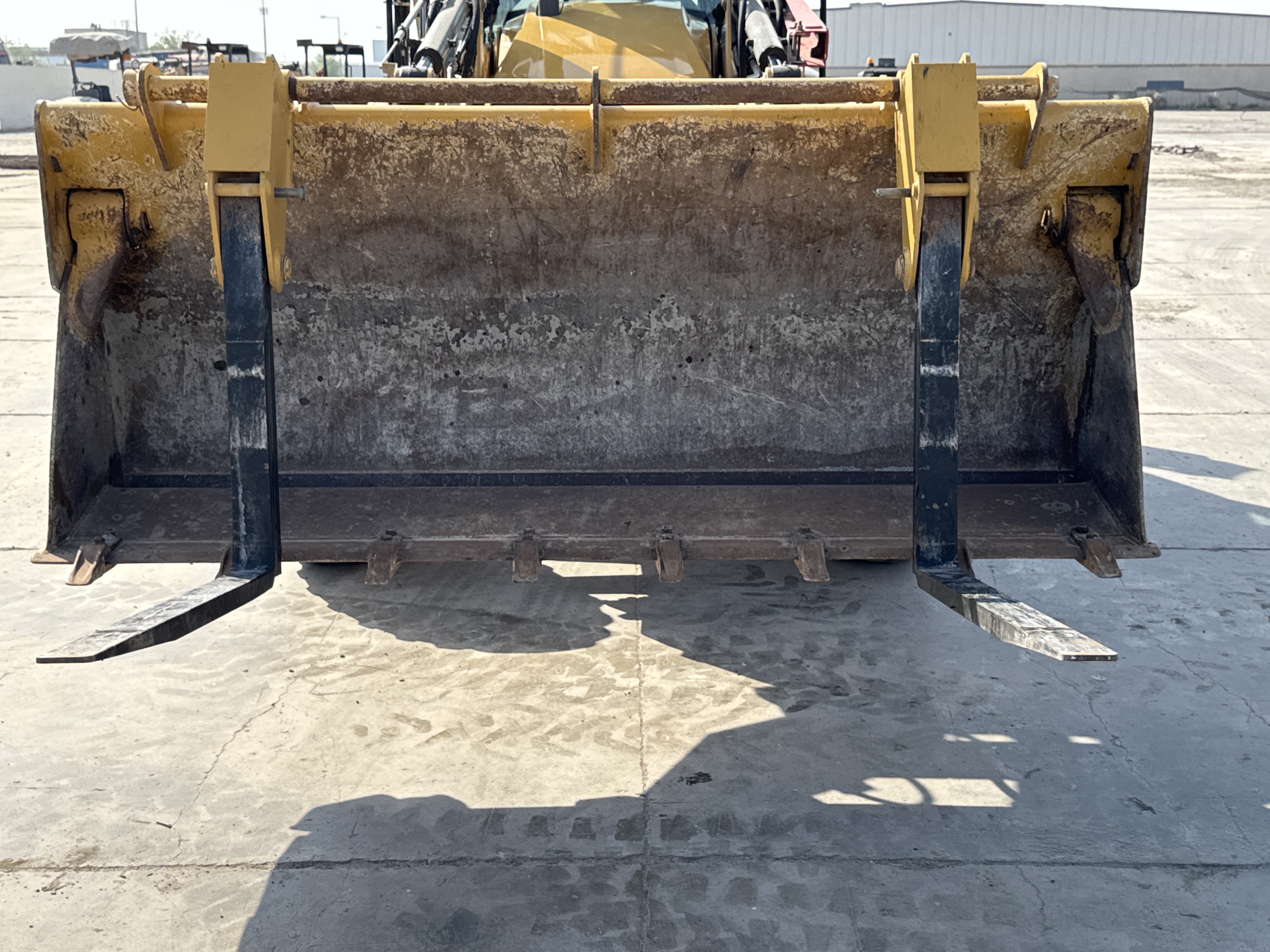 BHL-002- Cat-428-backhoe-loader-inspection-attachments-forks-1