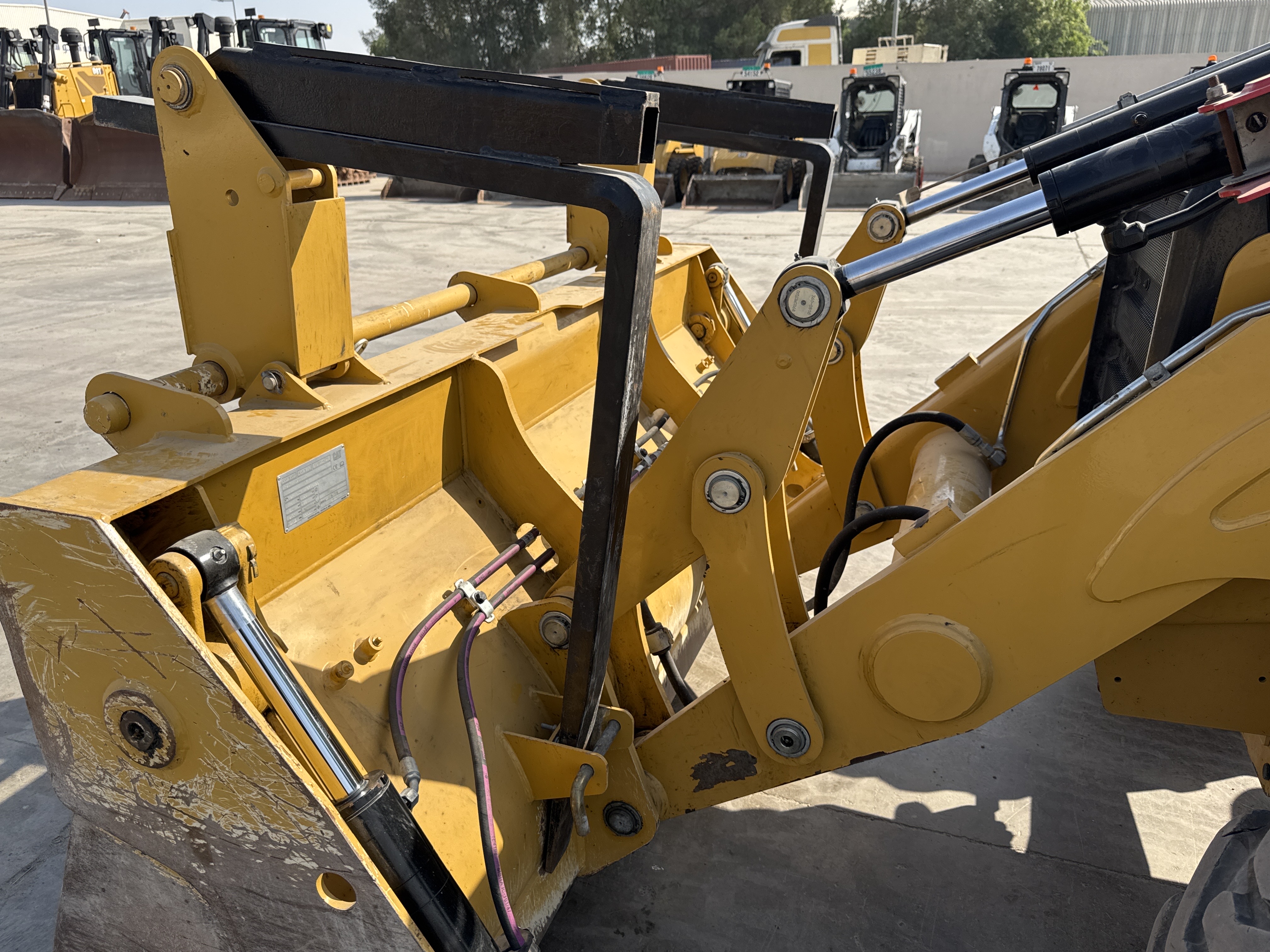 BHL-002- Cat-428-backhoe-loader-inspection-attachments-forks-4