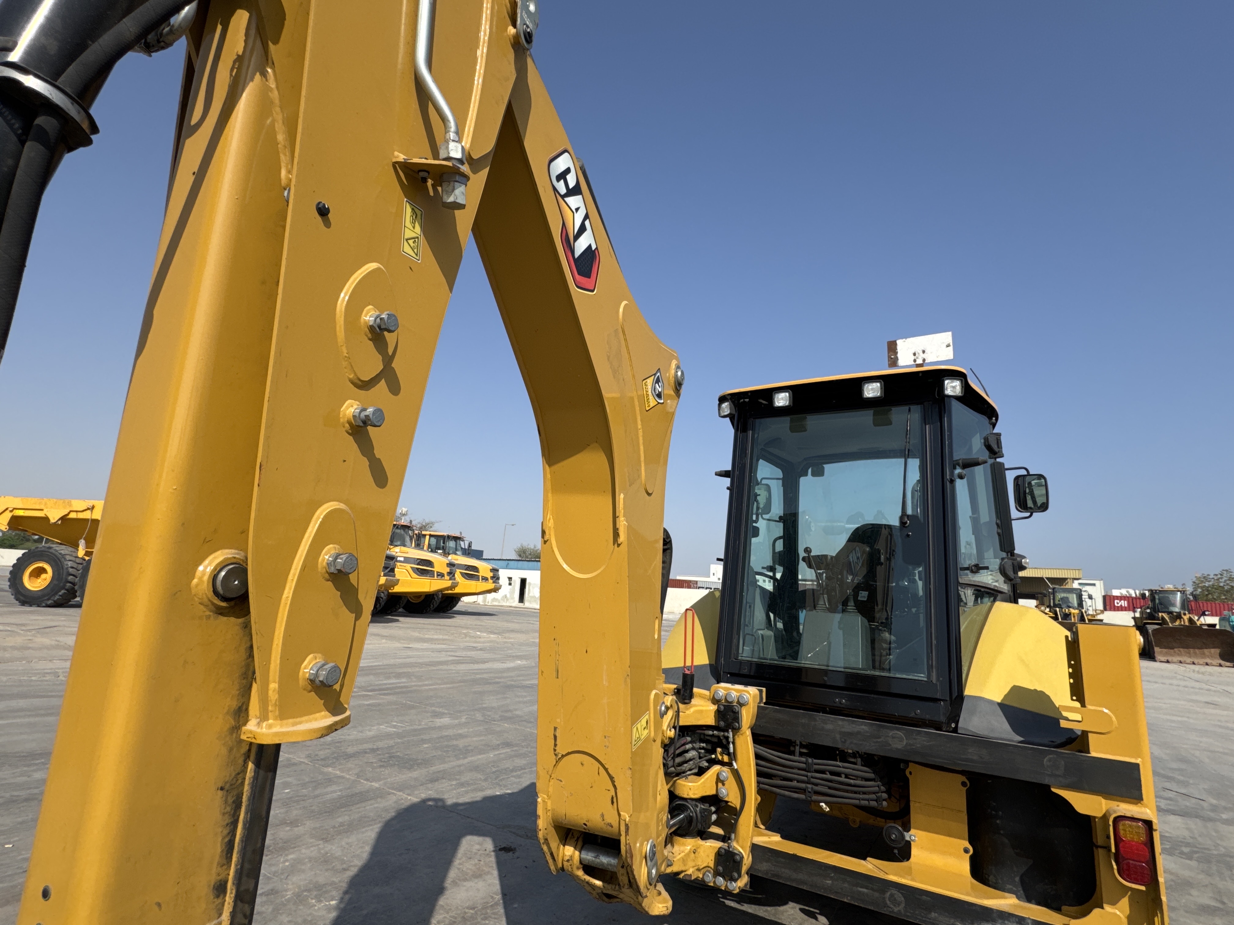 BHL-002- Cat-428-backhoe-loader-inspection-chassis-backhoe-boom-2