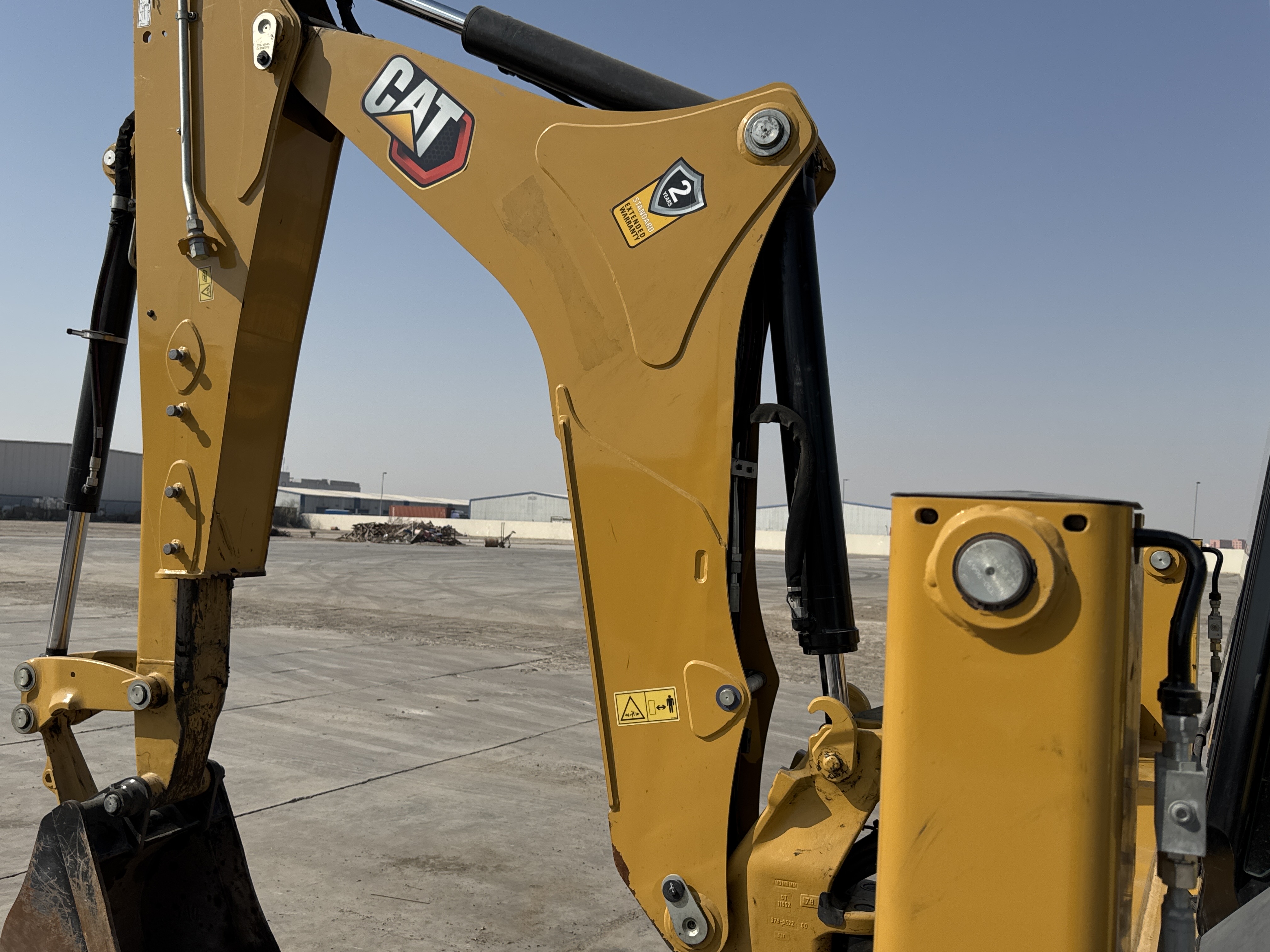 BHL-002- Cat-428-backhoe-loader-inspection-chassis-backhoe-boom-3