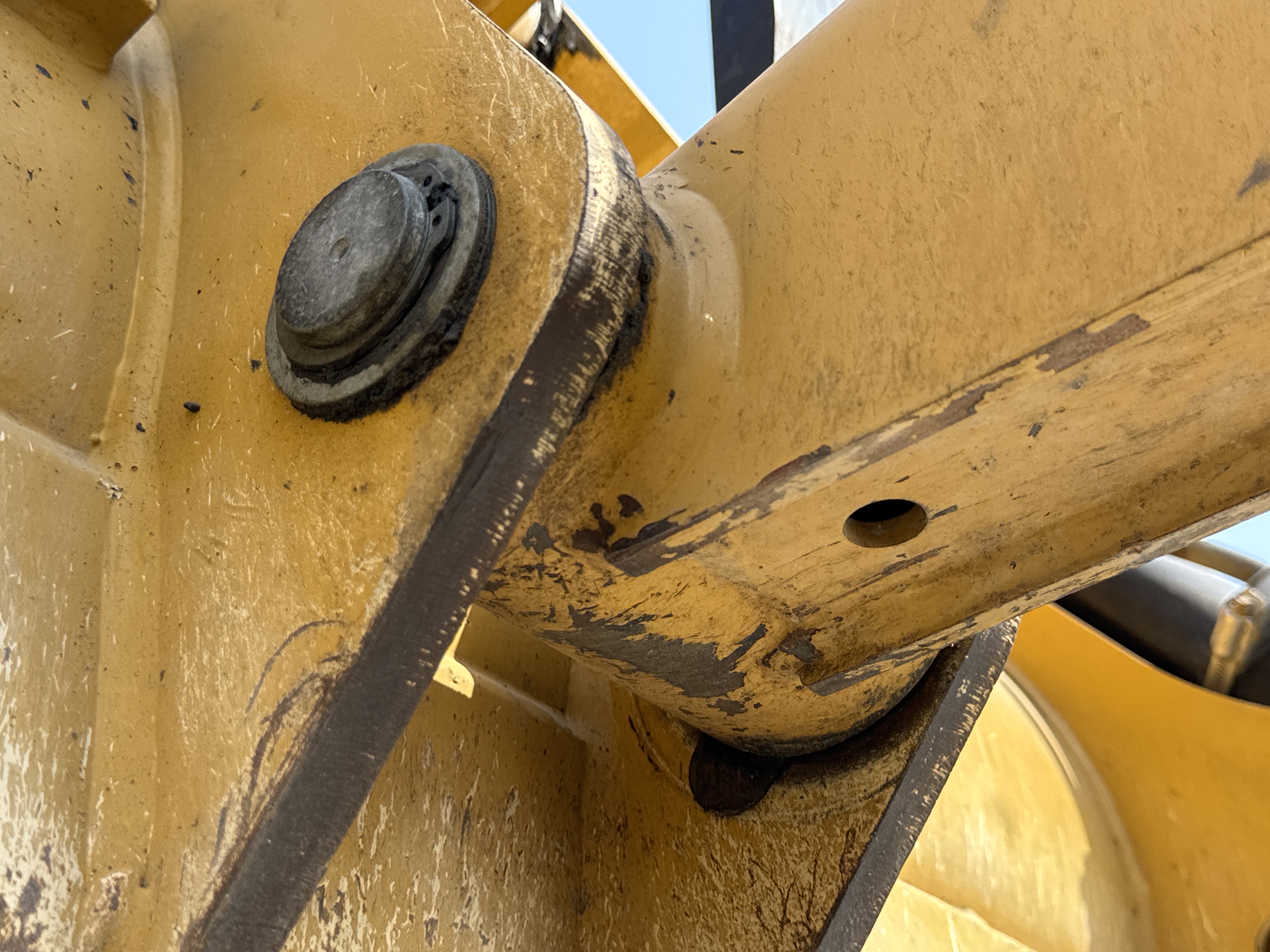 BHL-002- Cat-428-backhoe-loader-inspection-chassis-pins-and-bushings-lift-arm-to-bucket-3