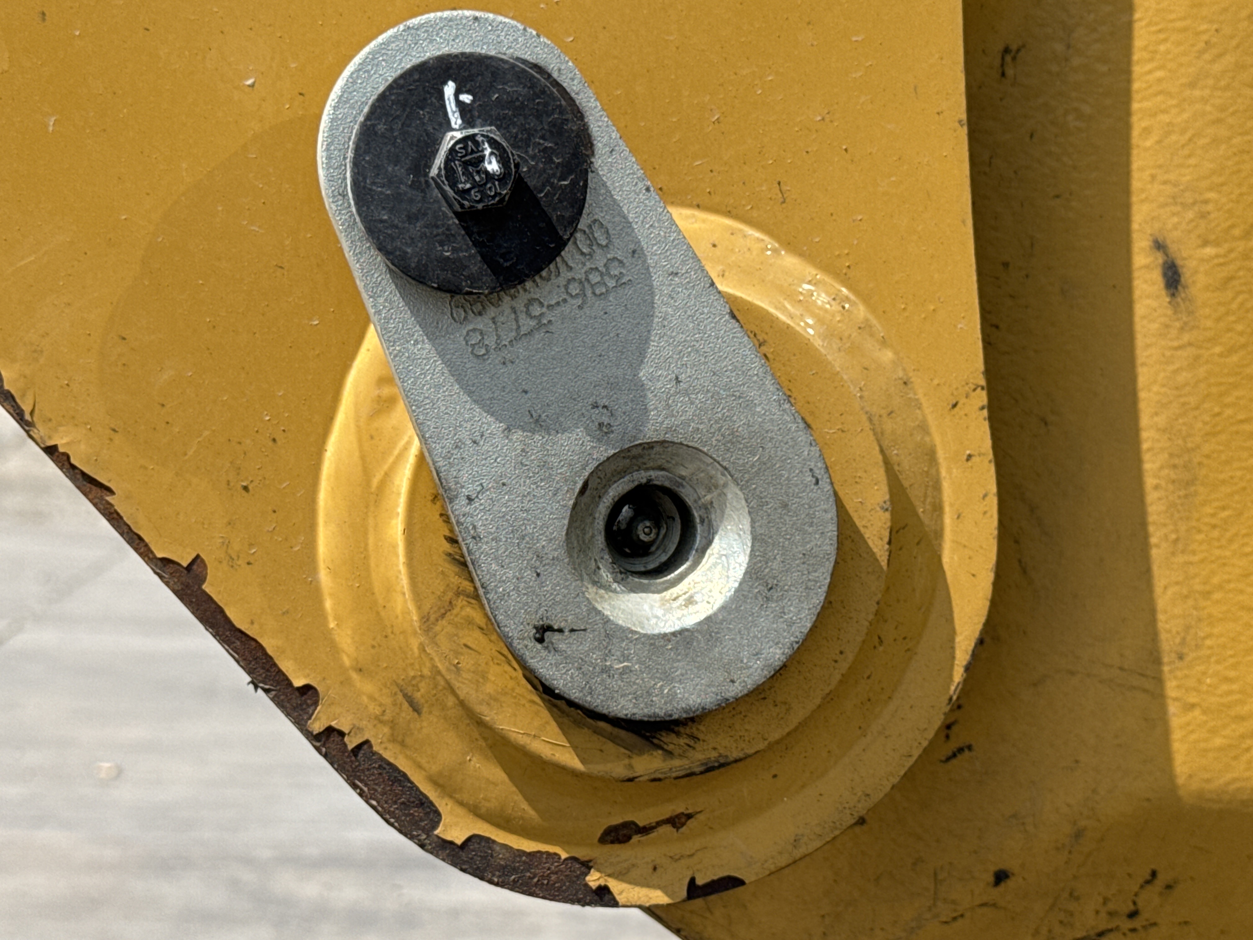 BHL-002- Cat-428-backhoe-loader-inspection-chassis-boom-base-pin-and-bushings-1
