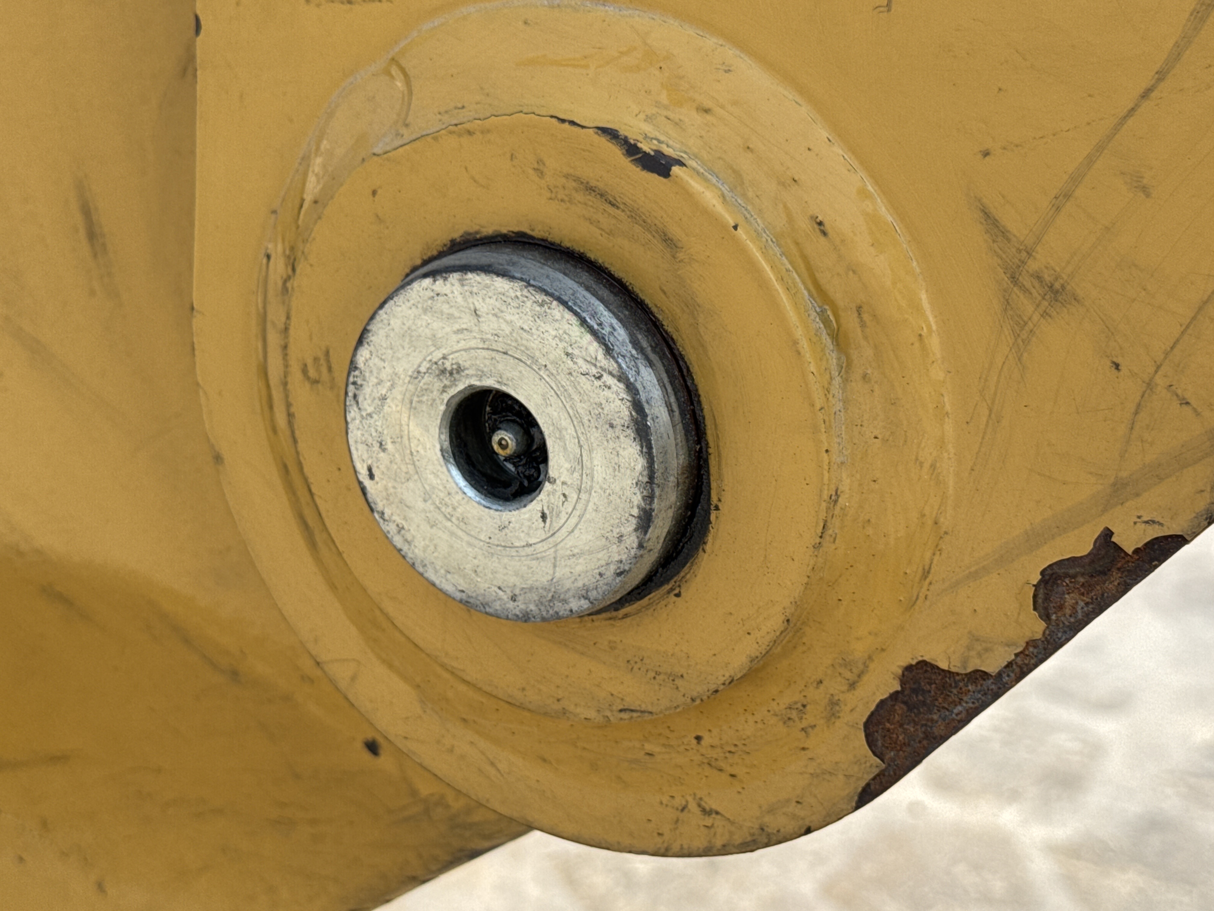 BHL-002- Cat-428-backhoe-loader-inspection-chassis-boom-base-pin-and-bushings-3