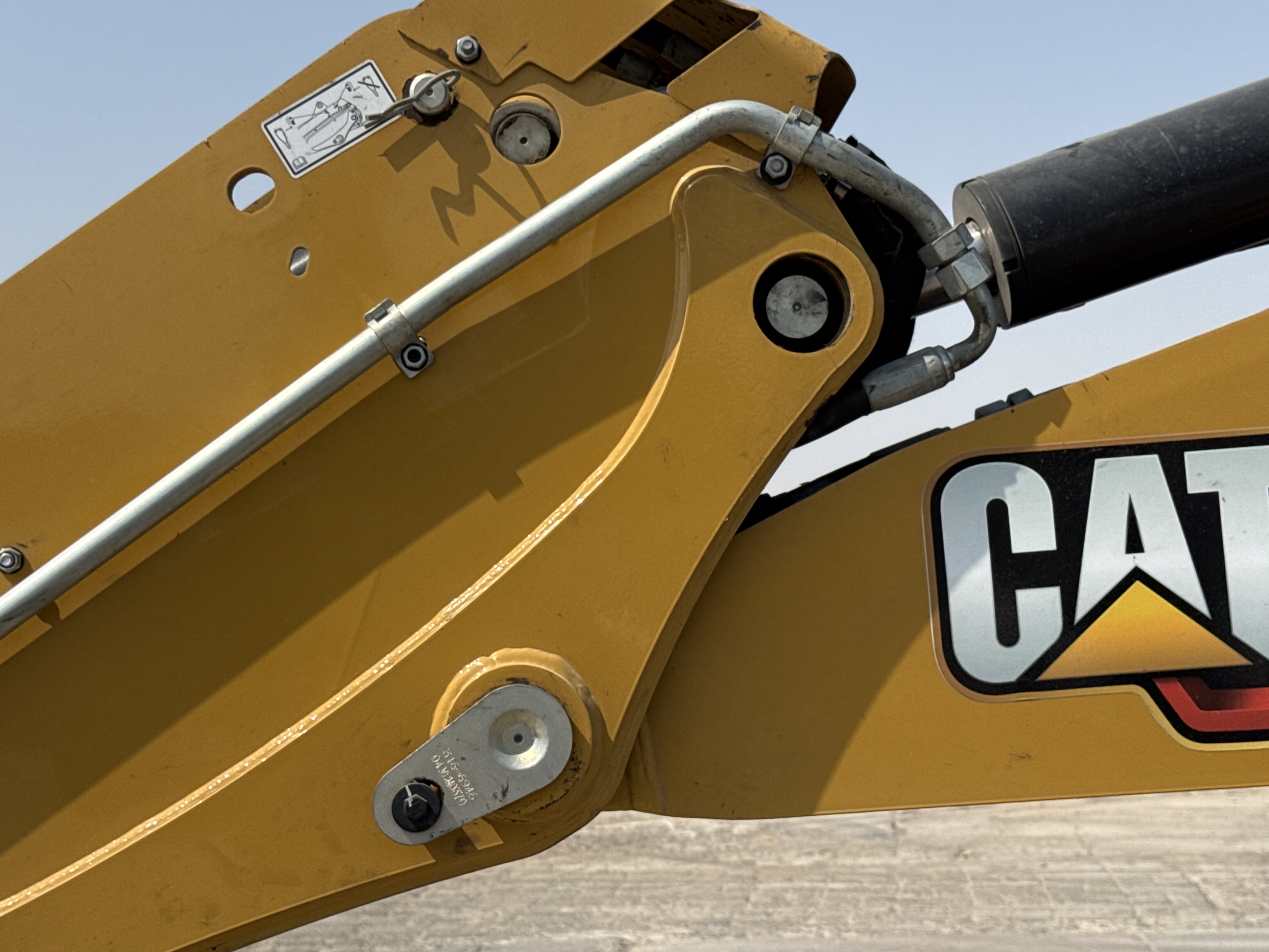 BHL-002- Cat-428-backhoe-loader-inspection-chassis-pin-and-bushings-boom-to-stick-1