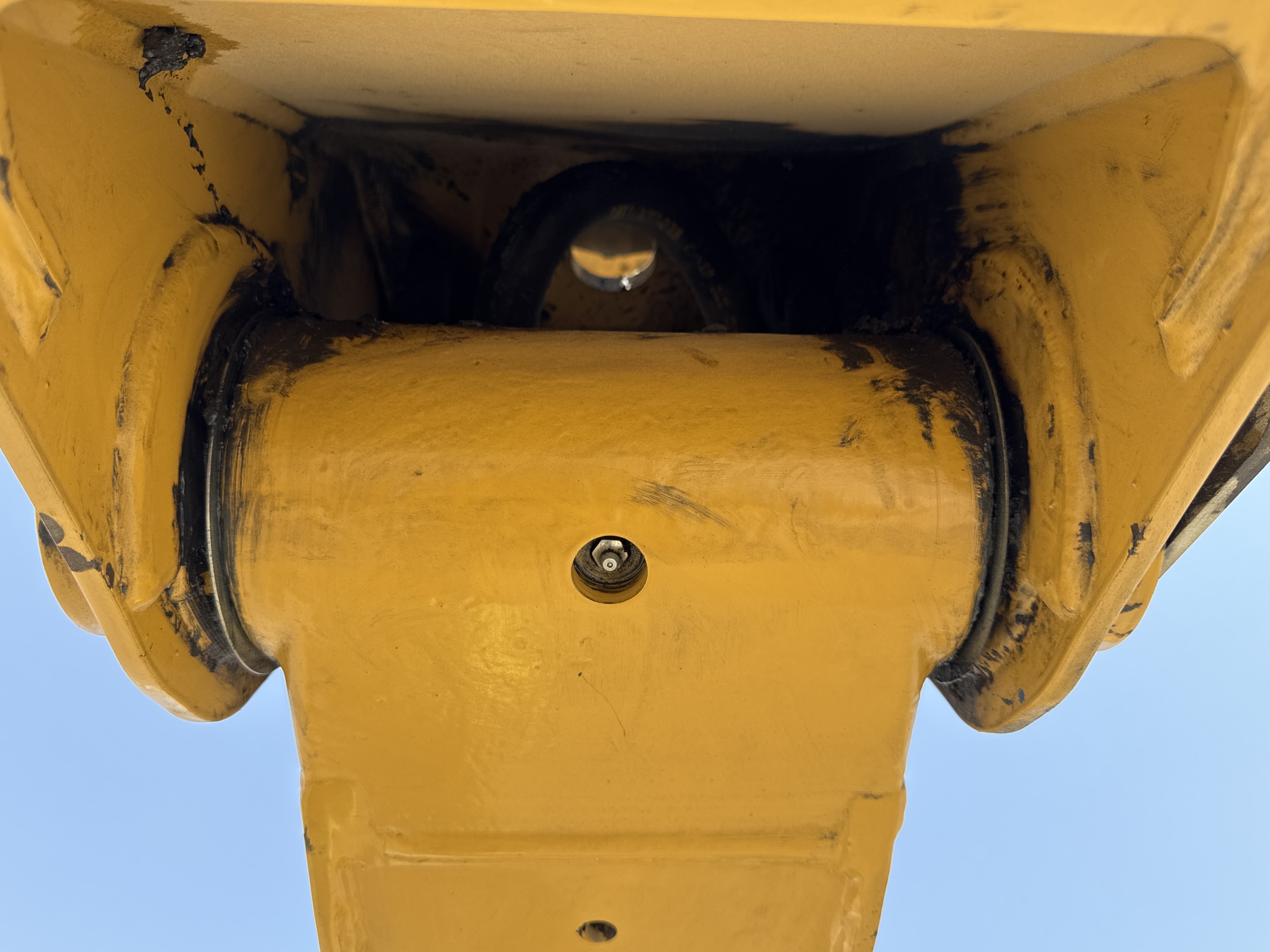 BHL-002- Cat-428-backhoe-loader-inspection-chassis-pin-and-bushings-boom-to-stick-4