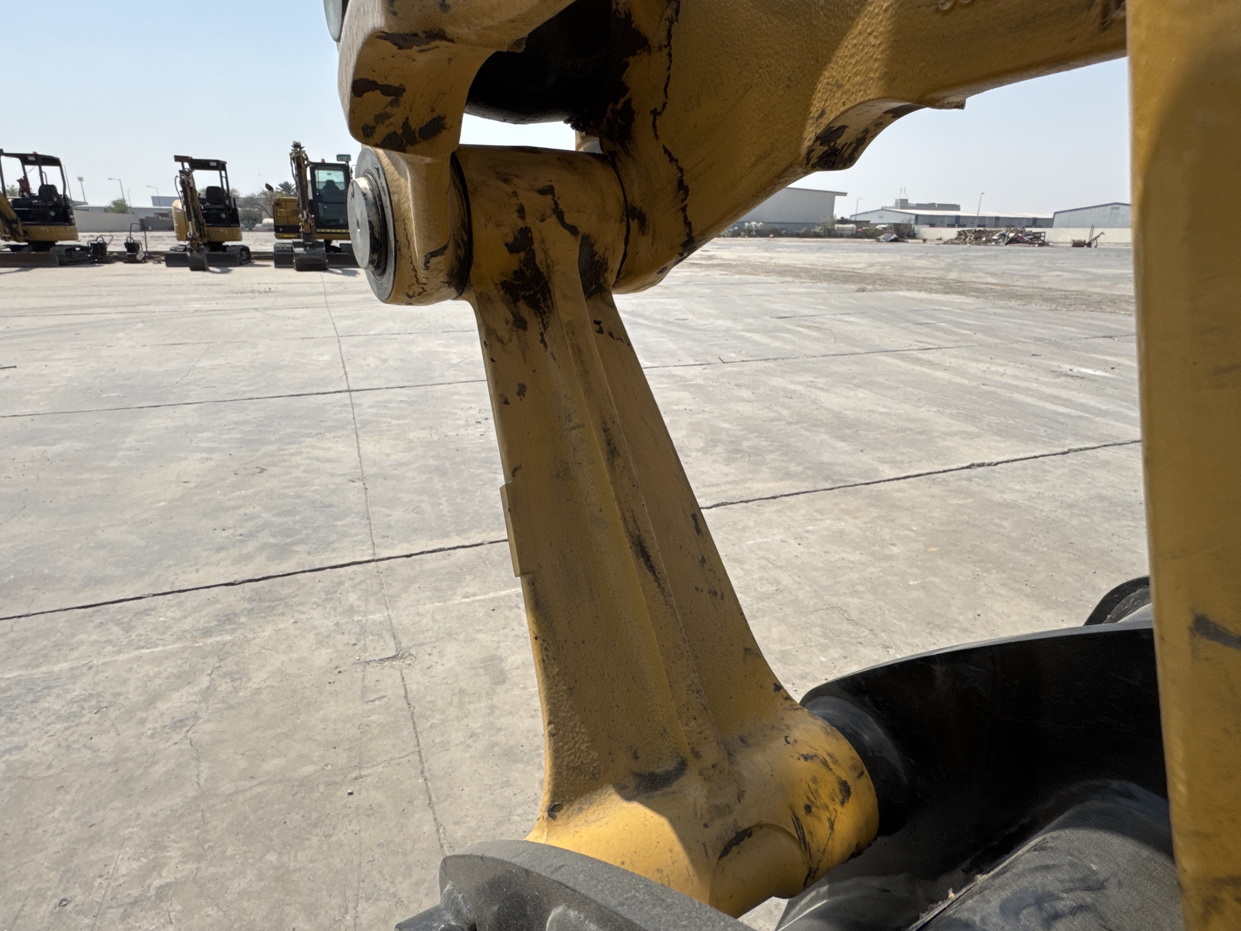 BHL-002- Cat-428-backhoe-loader-inspection-chassis-pitman-arm-2