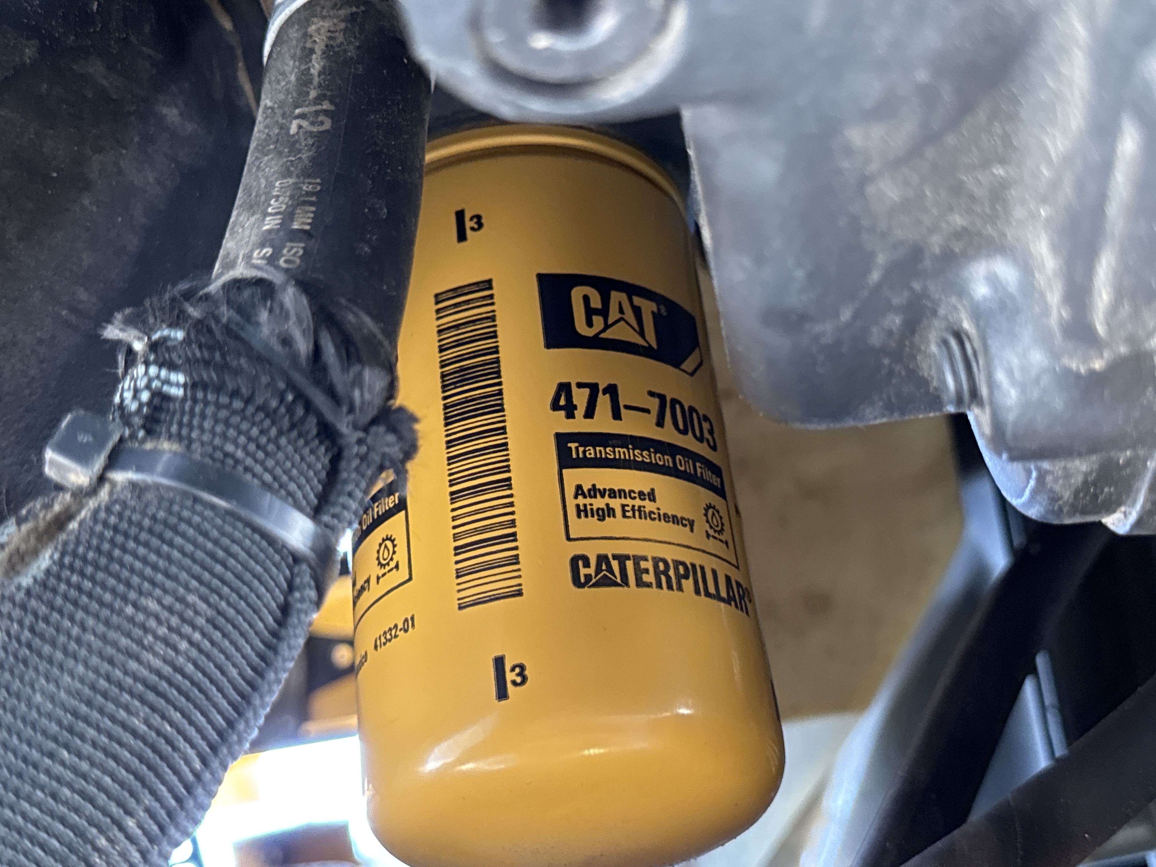 BHL-002- Cat-428-backhoe-loader-inspection-drive-system-transmission-case-3