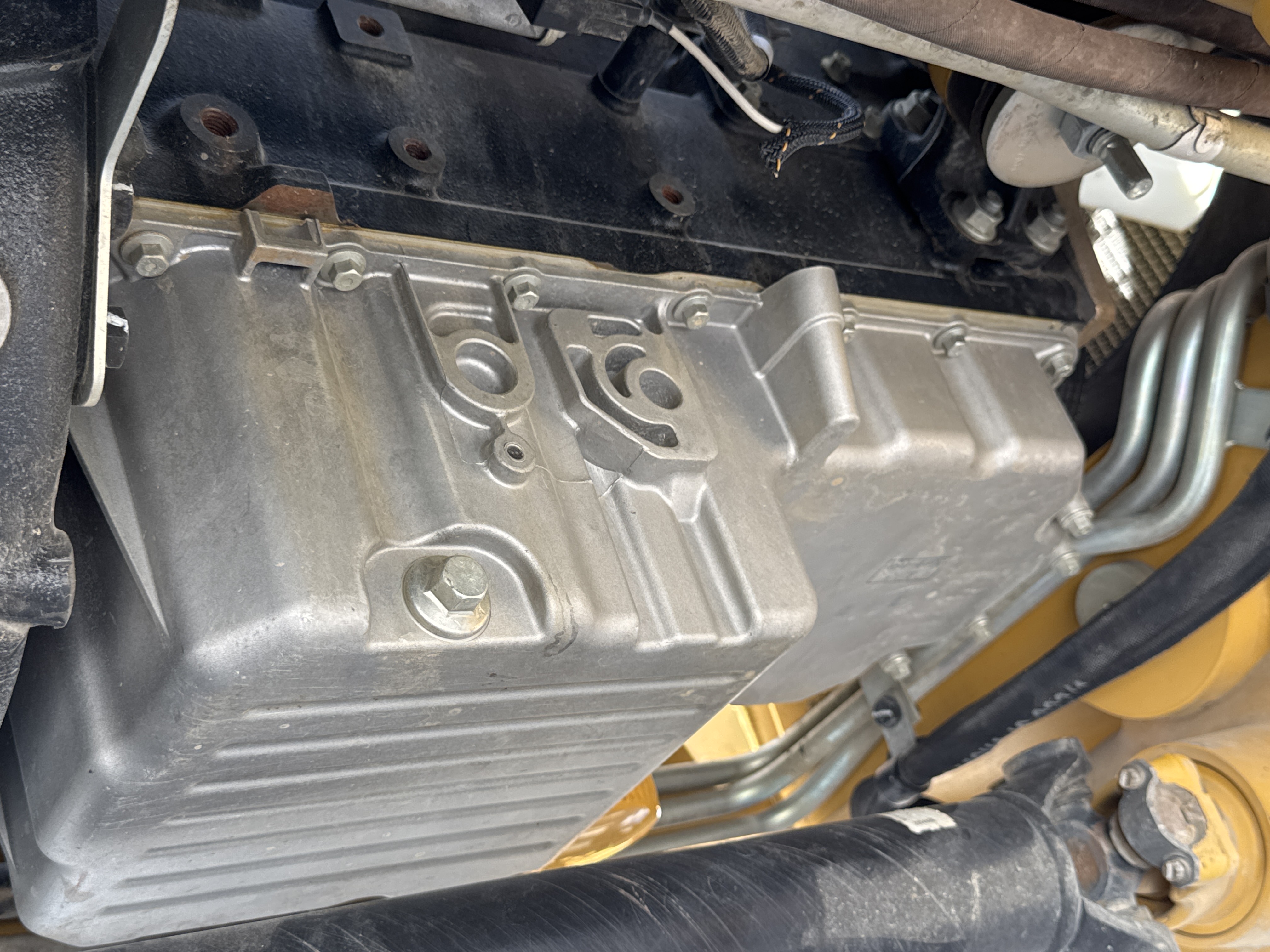 BHL-002- Cat-428-backhoe-loader-inspection-engine-engine-oil-leaks -1