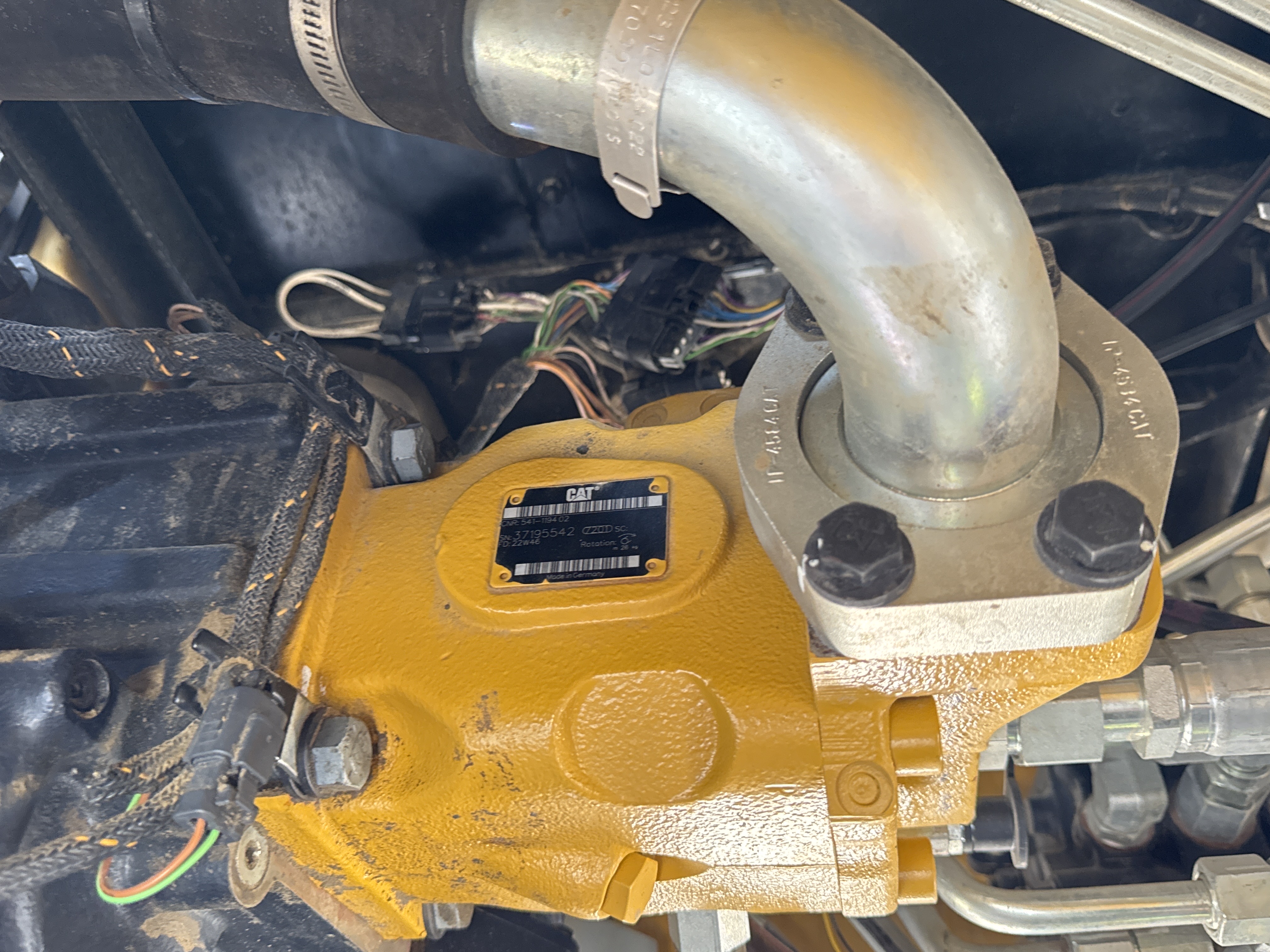 BHL-002- Cat-428-backhoe-loader-inspection-hydraulics-hydraulic-pump-2