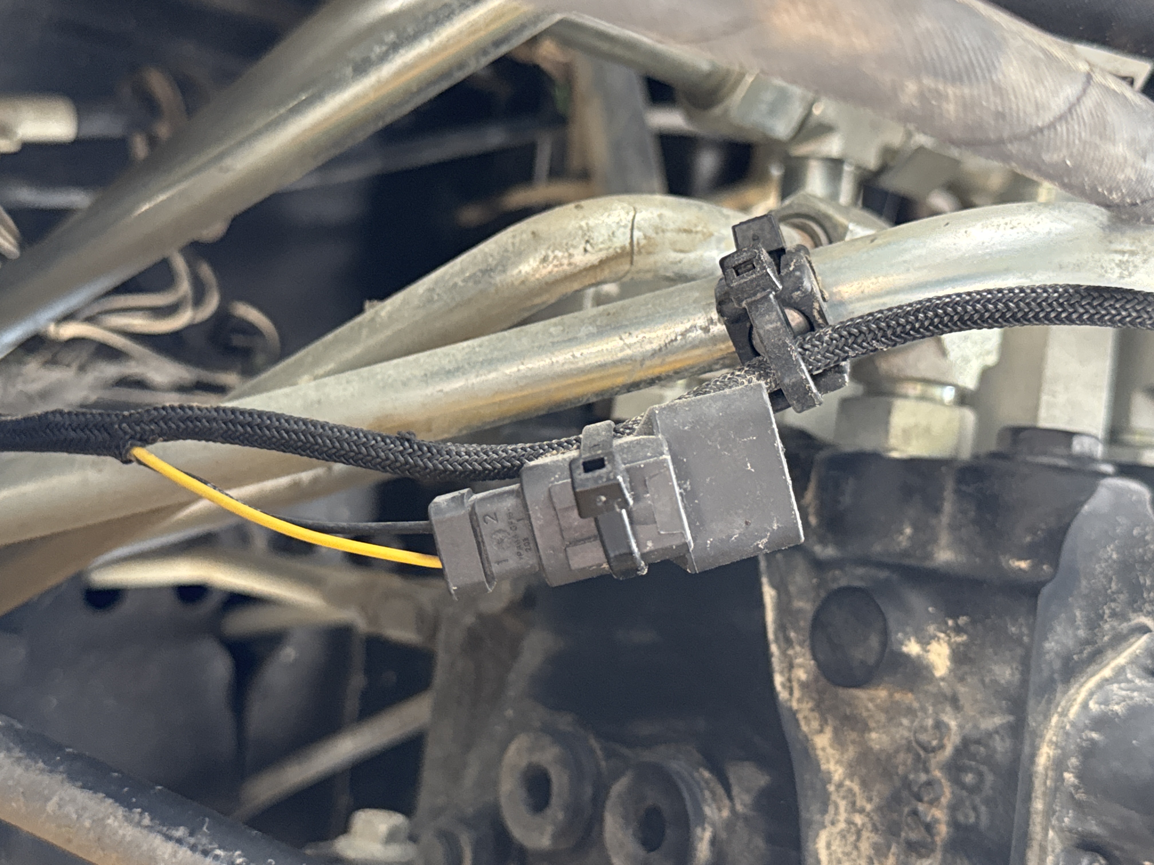 BHL-002- Cat-428-backhoe-loader-inspection-hydraulics-wiring-harness-3