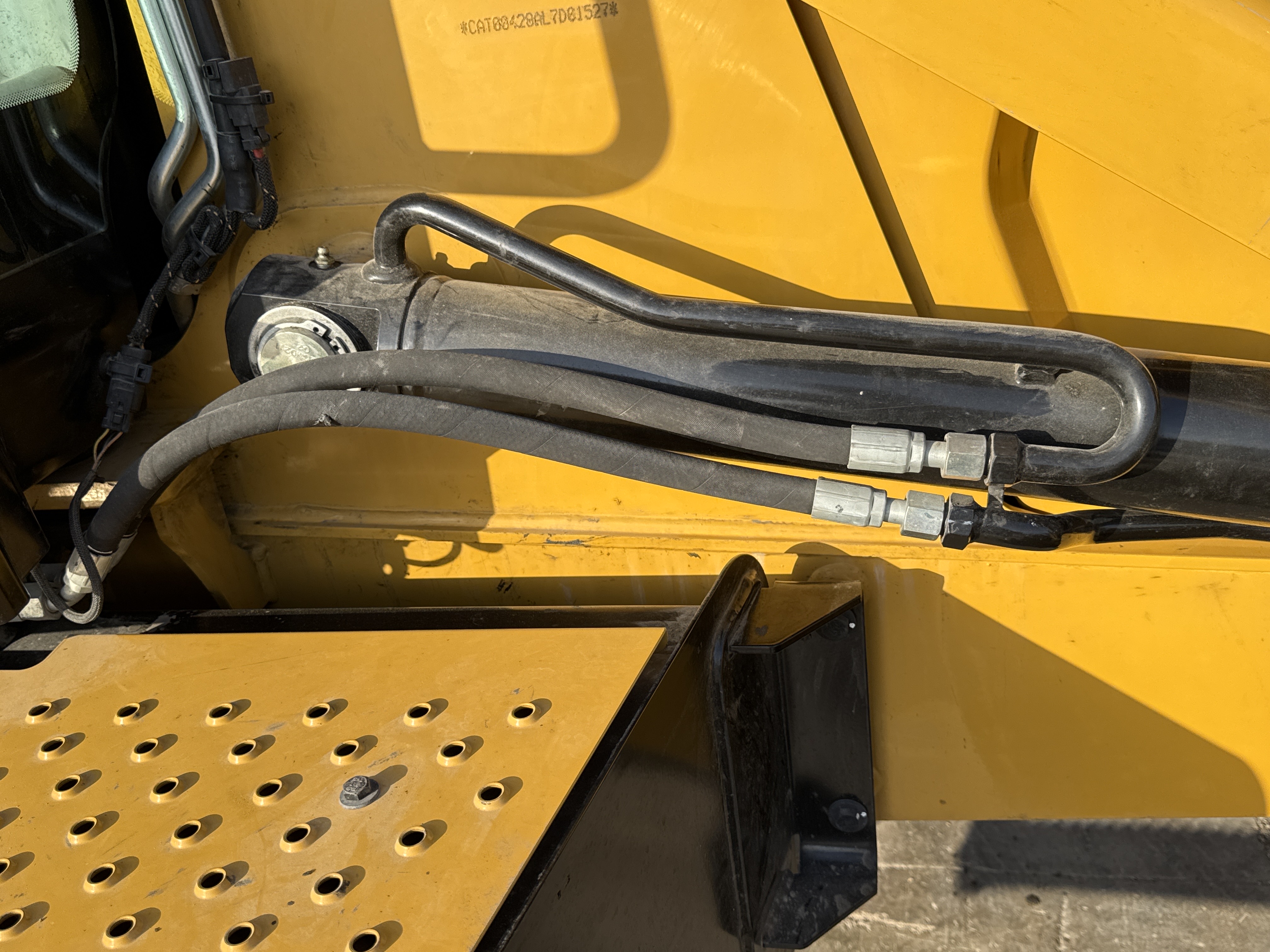 BHL-002- Cat-428-backhoe-loader-inspection-hydraulics-hydraulic-hoses-and-lines-4