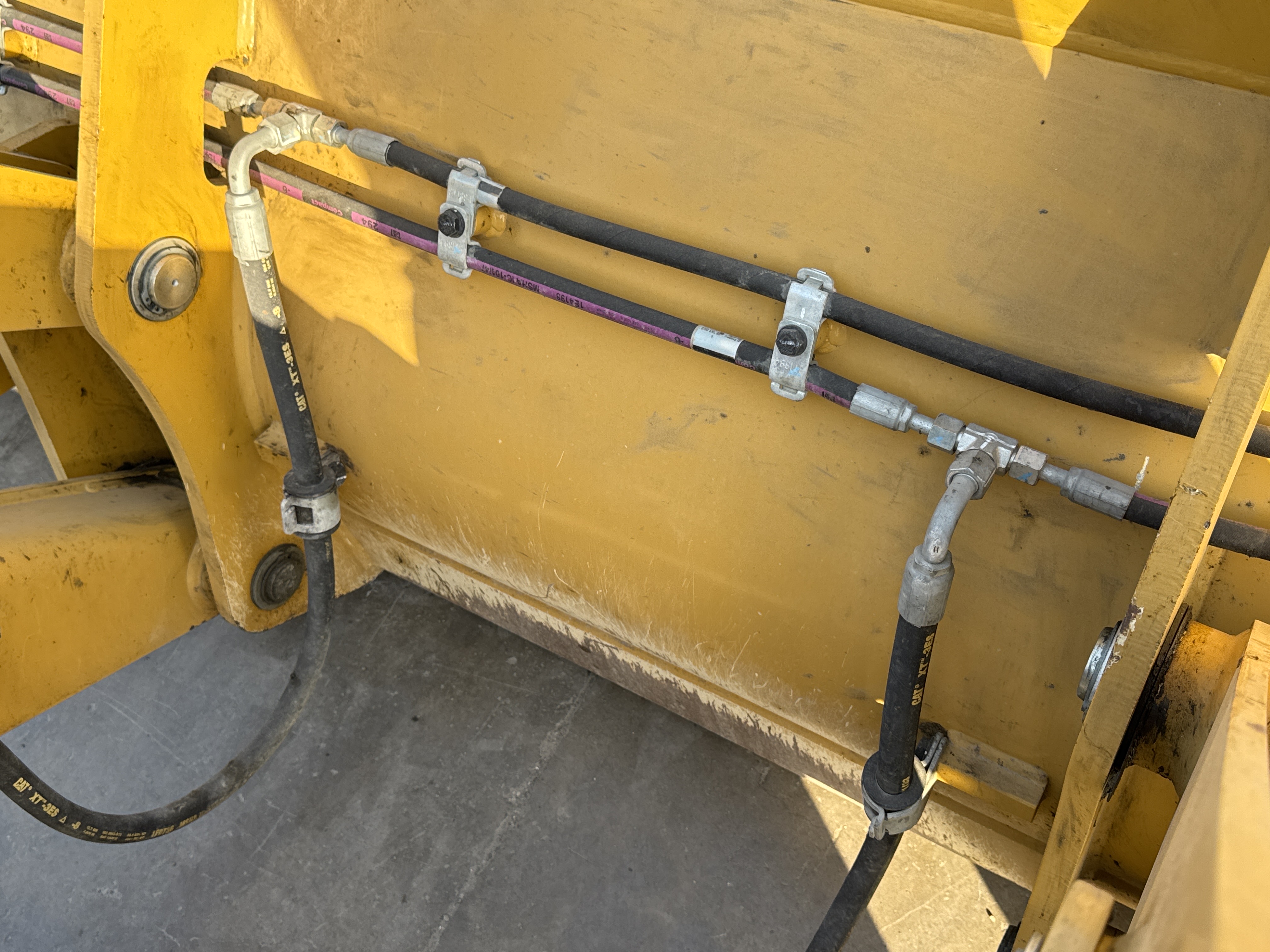 BHL-002- Cat-428-backhoe-loader-inspection-hydraulics-hydraulic-hoses-and-lines-6