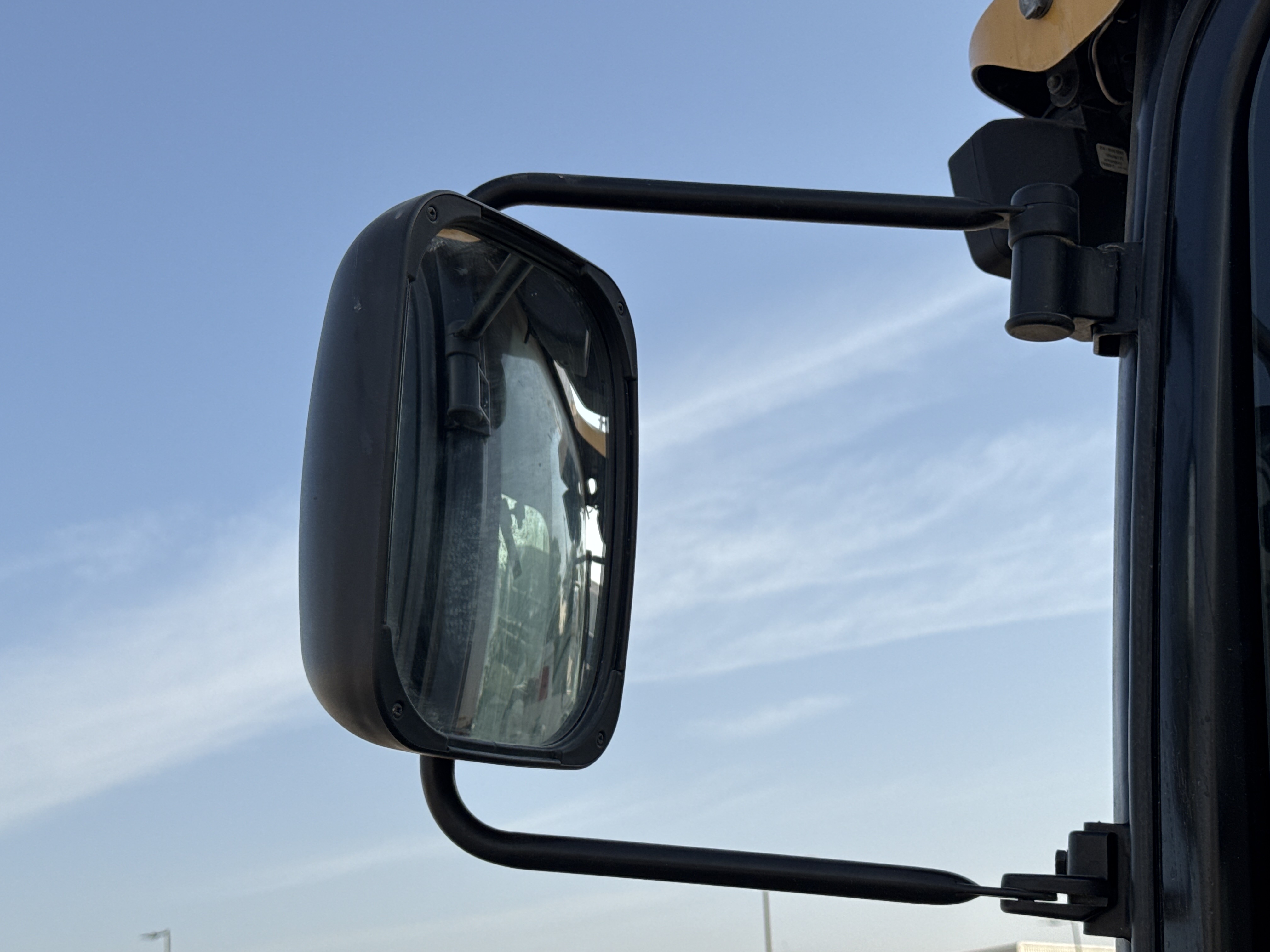 BHL-002- Cat-428-backhoe-loader-inspection-cabin-mirrors-1