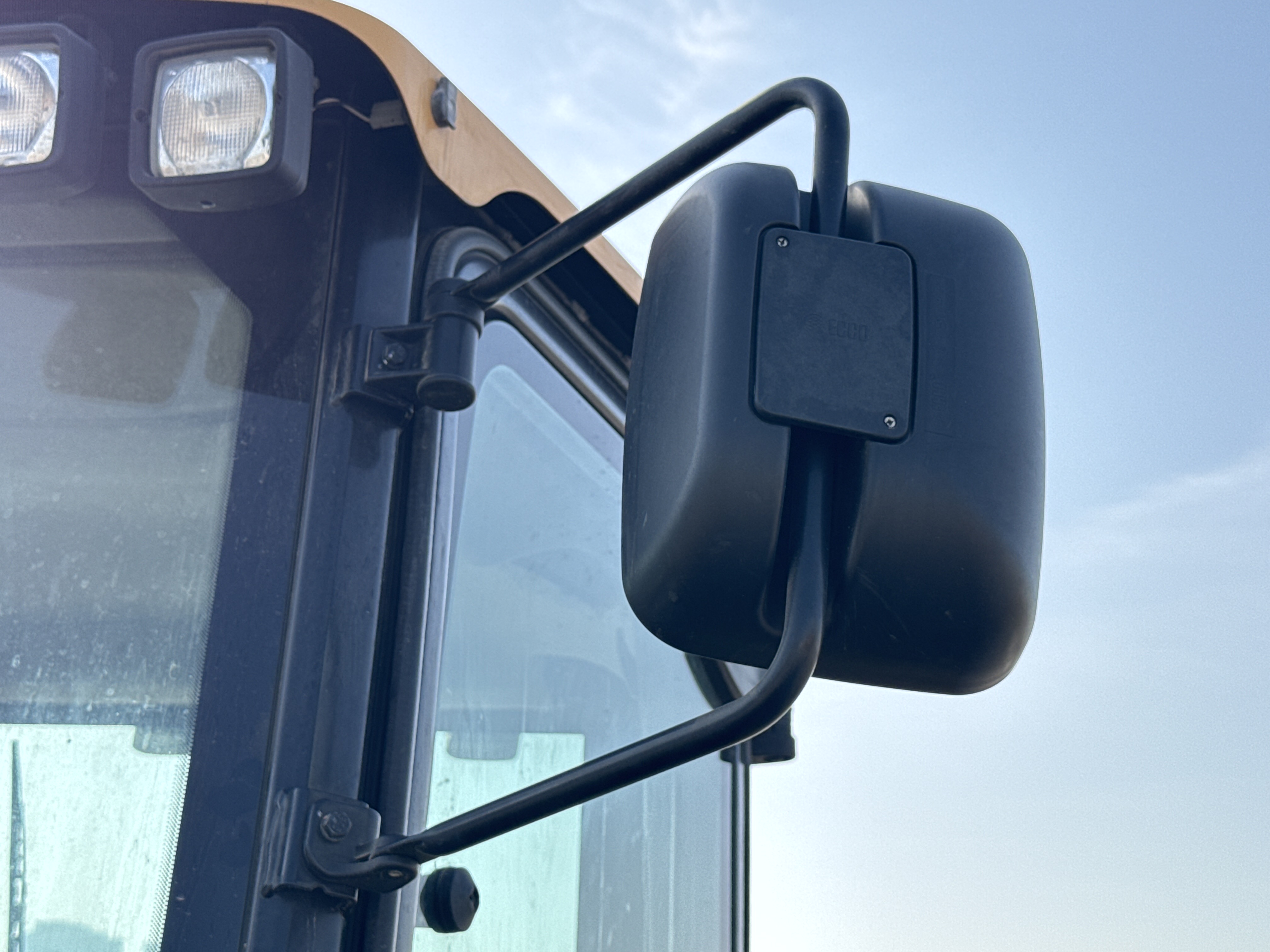 BHL-002- Cat-428-backhoe-loader-inspection-cabin-mirrors-2