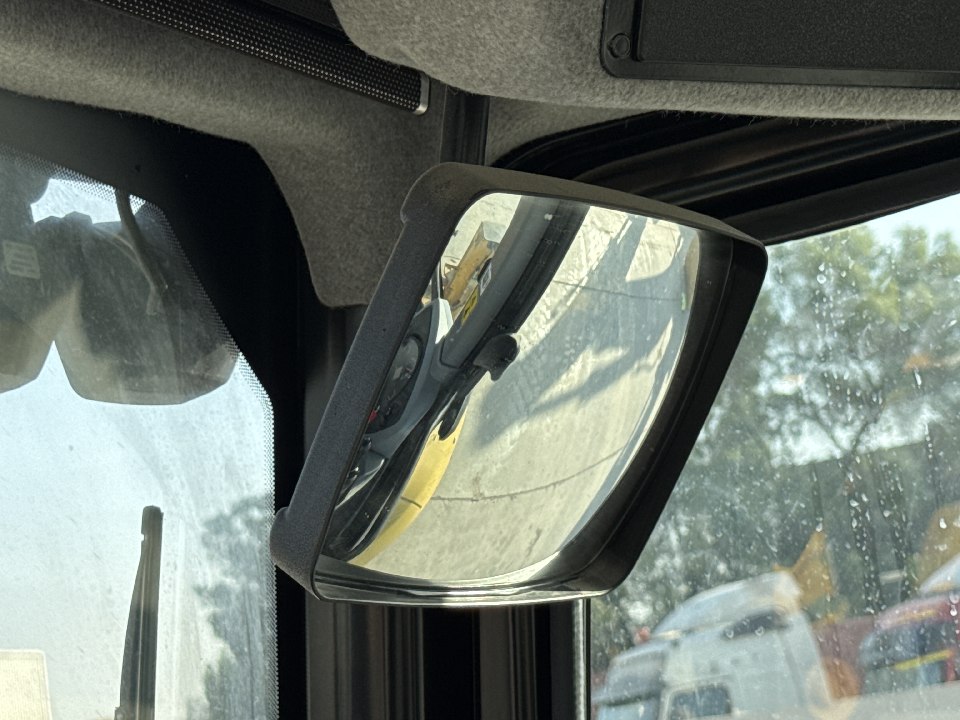 BHL-002- Cat-428-backhoe-loader-inspection-cabin-mirrors-3