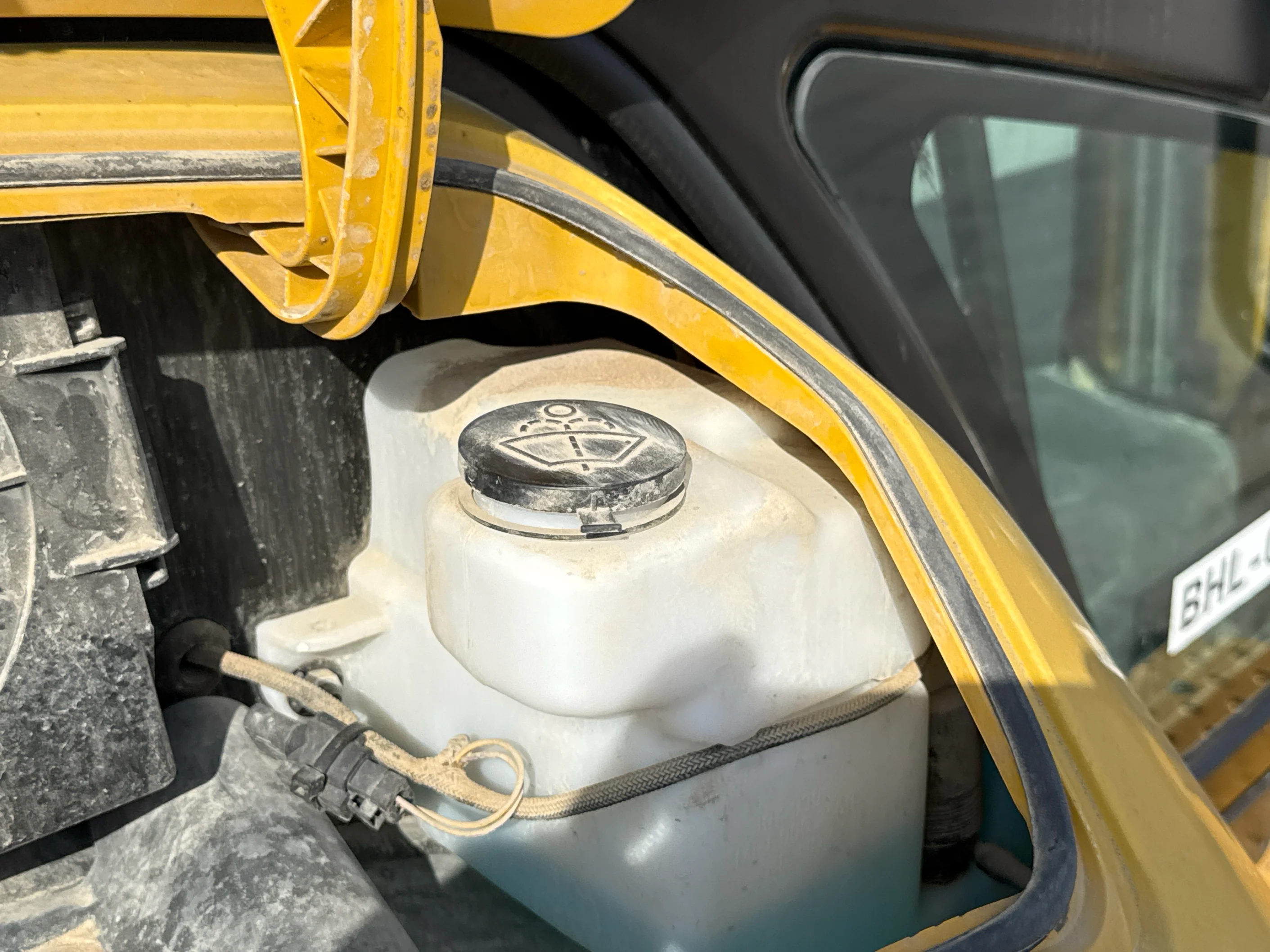 BHL-002- Cat-428-backhoe-loader-inspection-electronic-wipers-5