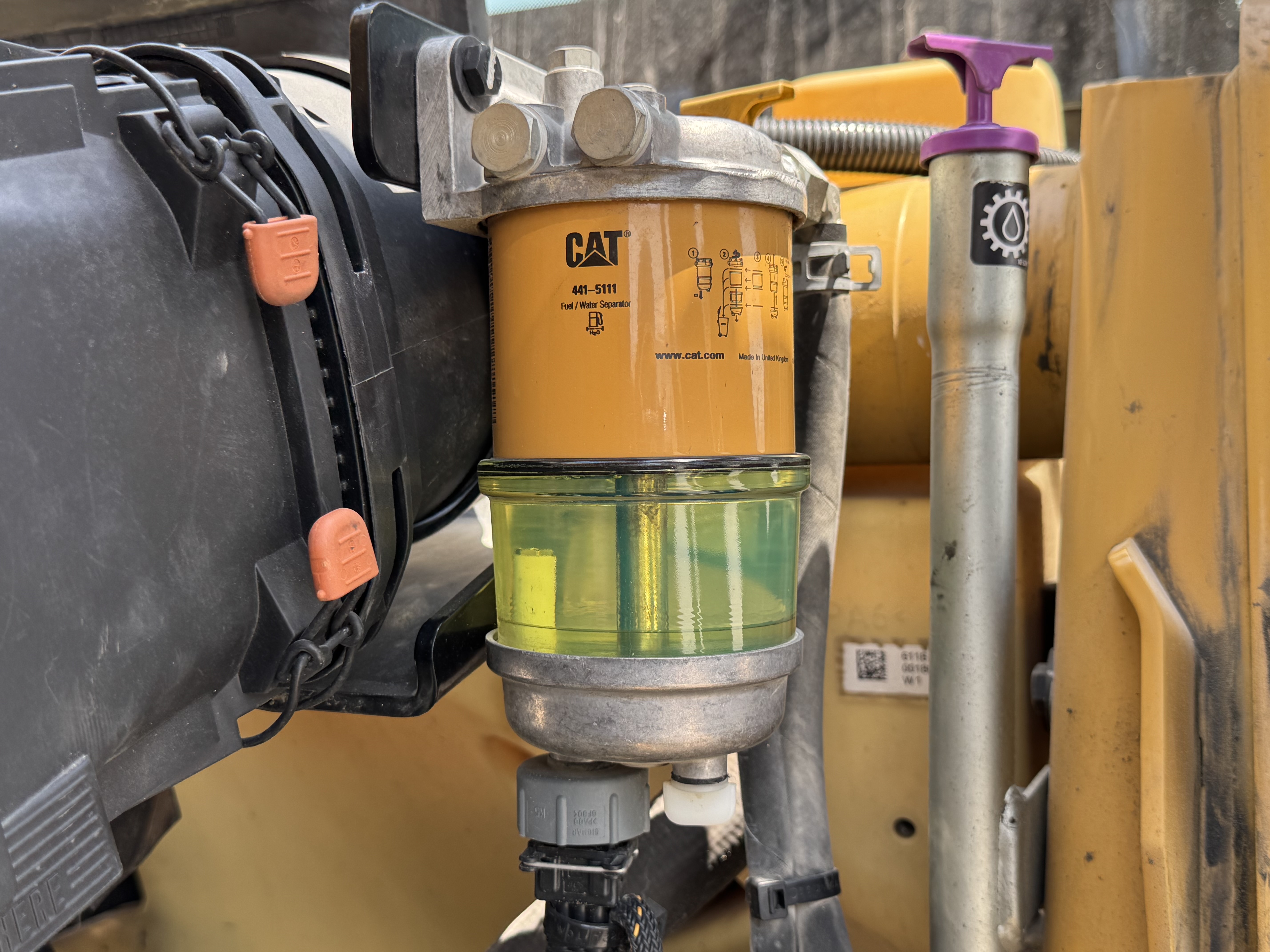 BHL-002- Cat-428-backhoe-loader-inspection-engine-fuel-leaks-4