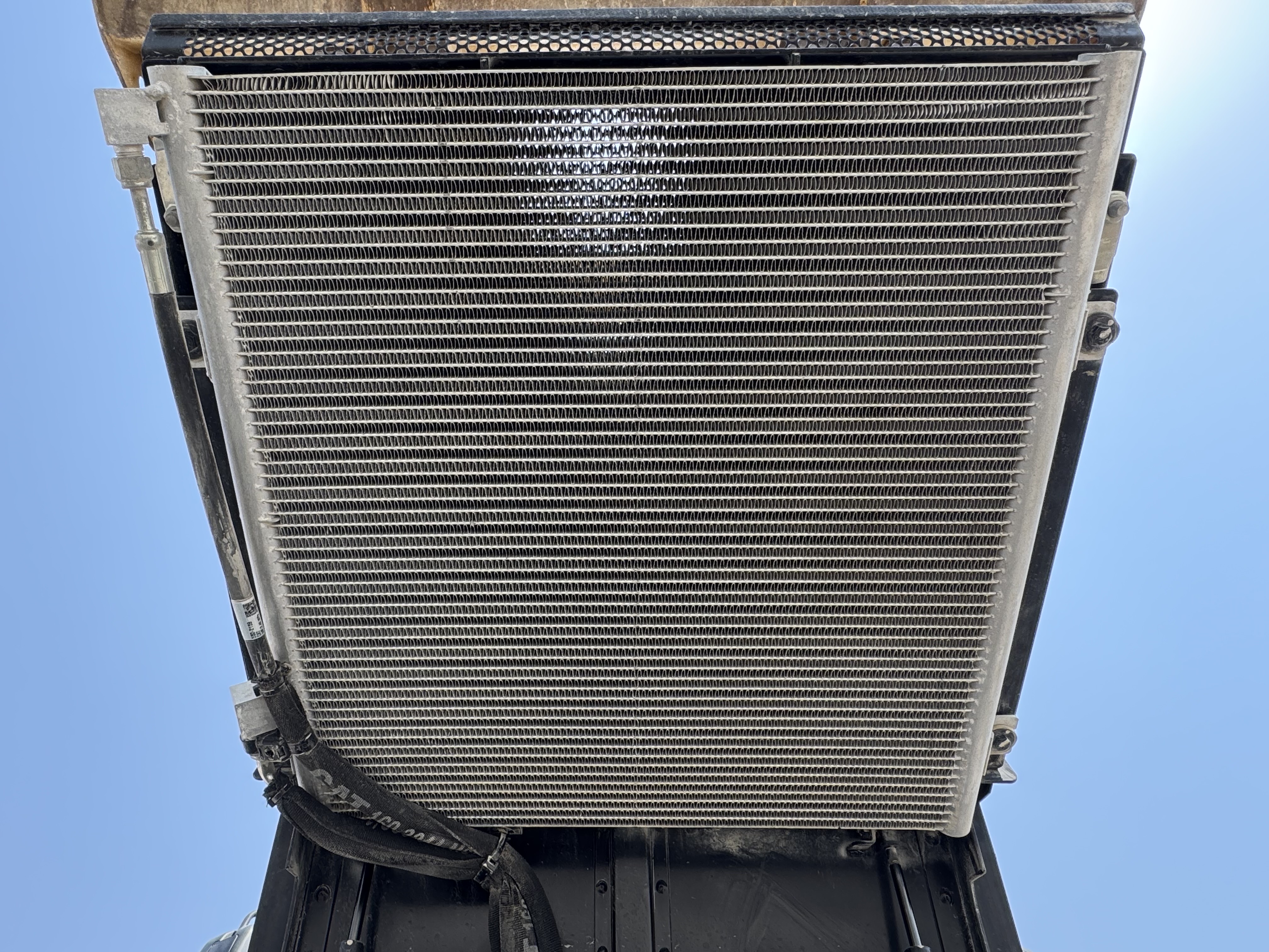 BHL-002- Cat-428-backhoe-loader-inspection-engine-radiator-condenser-intercooler-hydraulic cooler-3