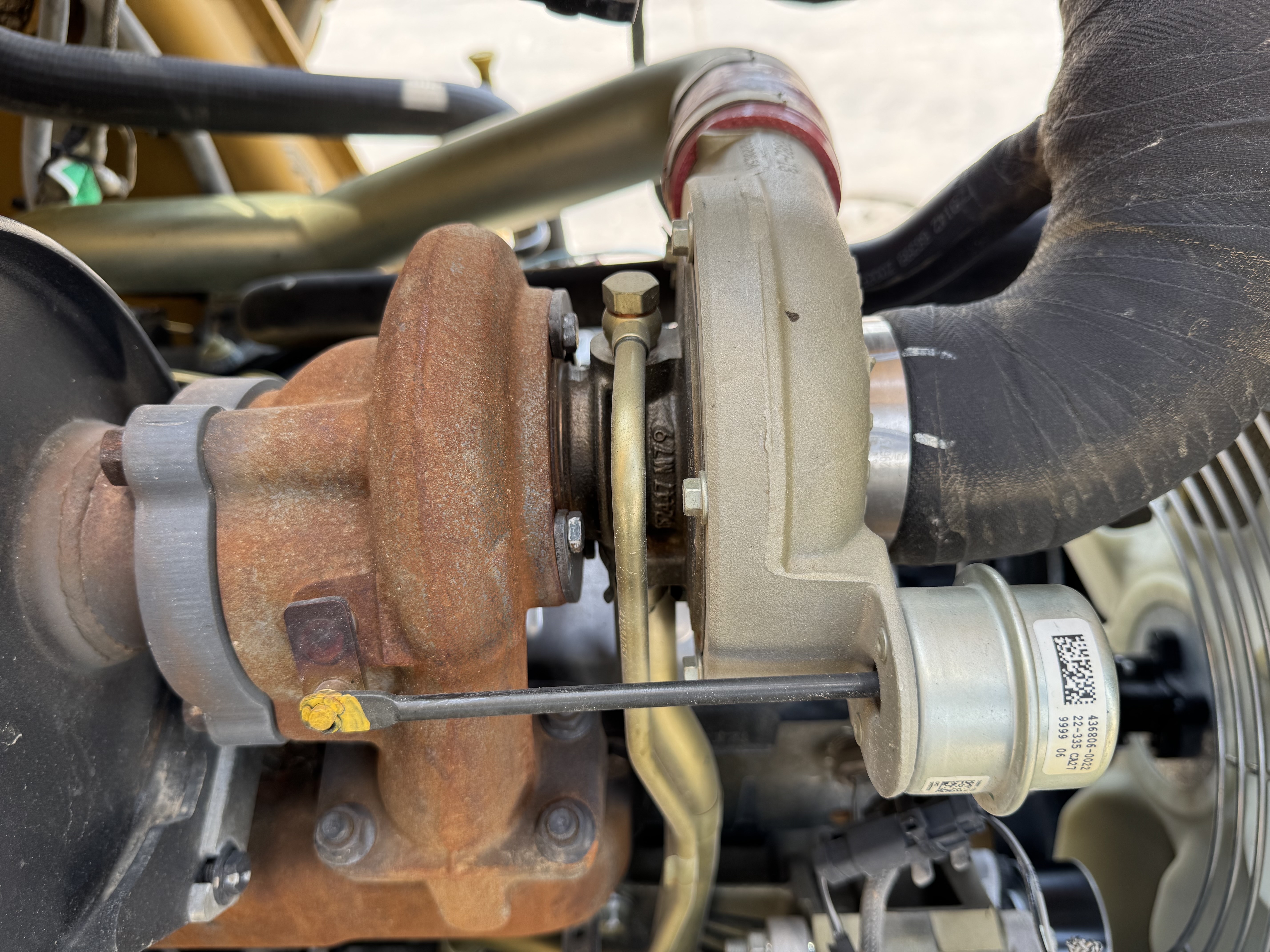 BHL-002- Cat-428-backhoe-loader-inspection-engine-turbo-1
