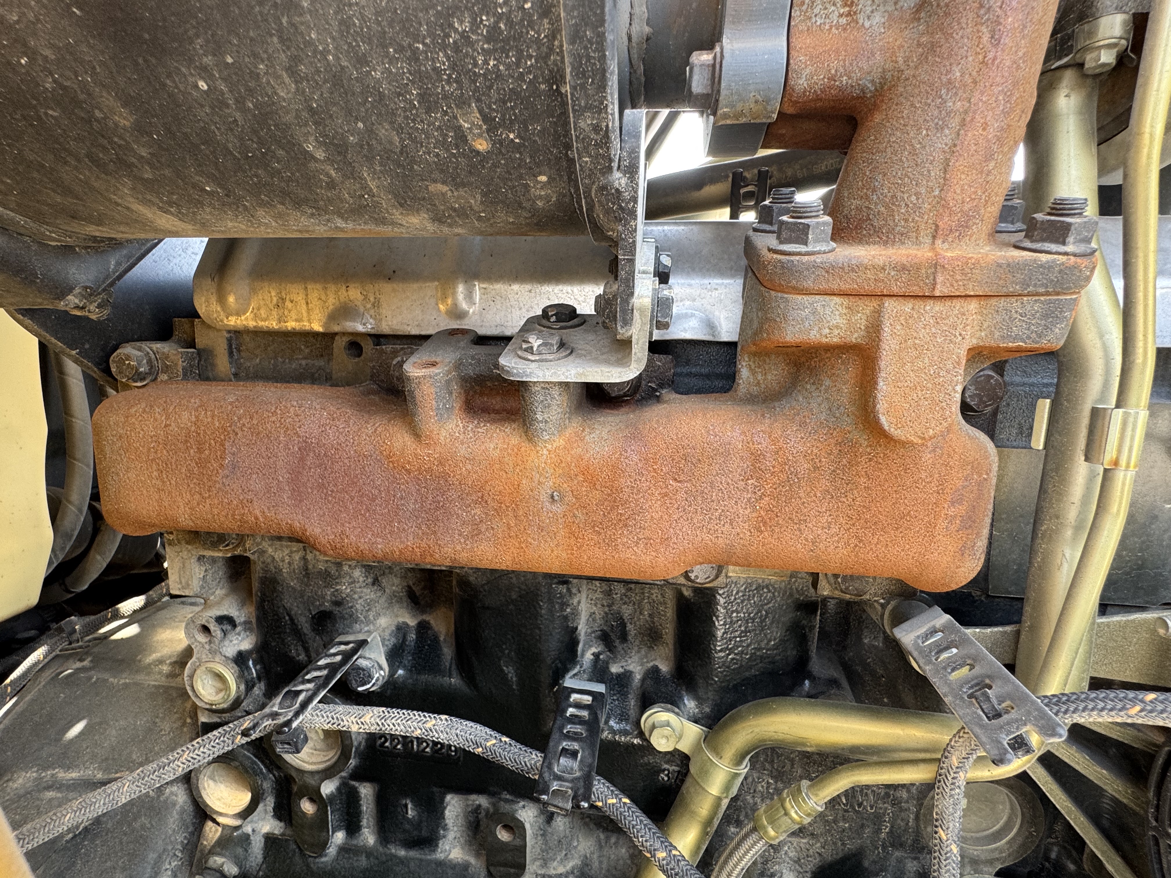 BHL-002- Cat-428-backhoe-loader-inspection-engine-exhaust-system-1