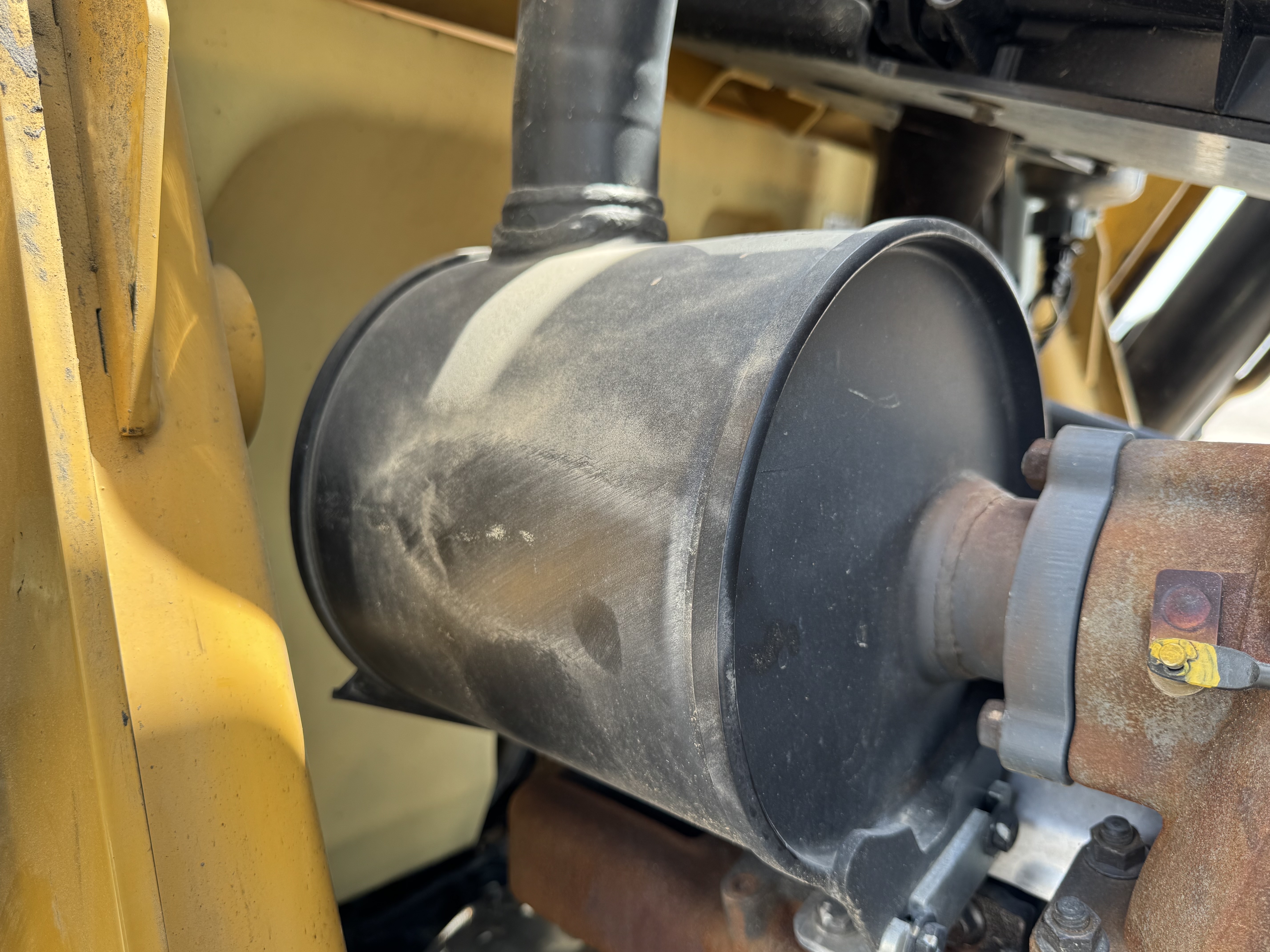 BHL-002- Cat-428-backhoe-loader-inspection-engine-exhaust-system-2