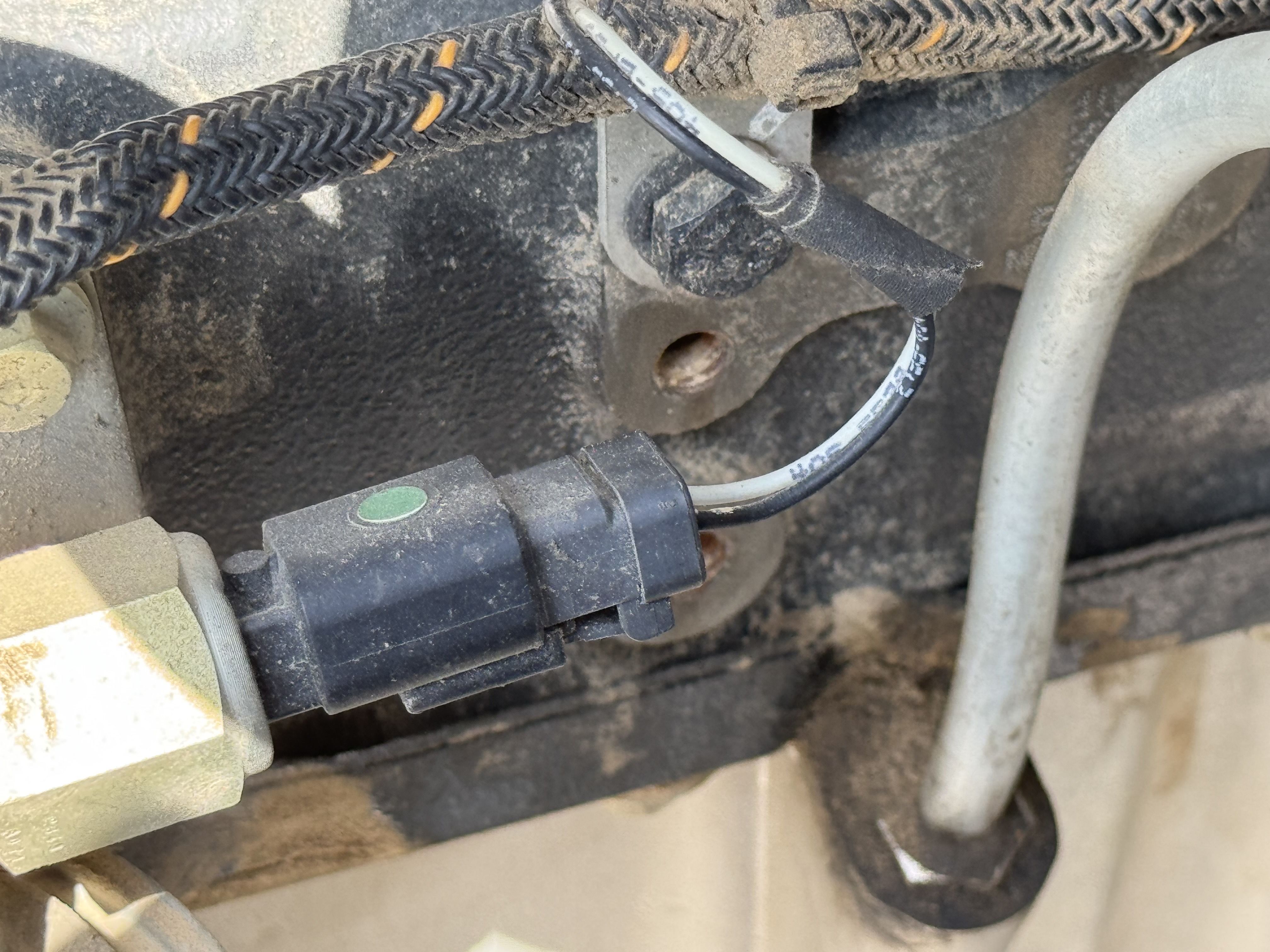 BHL-002- Cat-428-backhoe-loader-inspection-electronic-main-harness-5