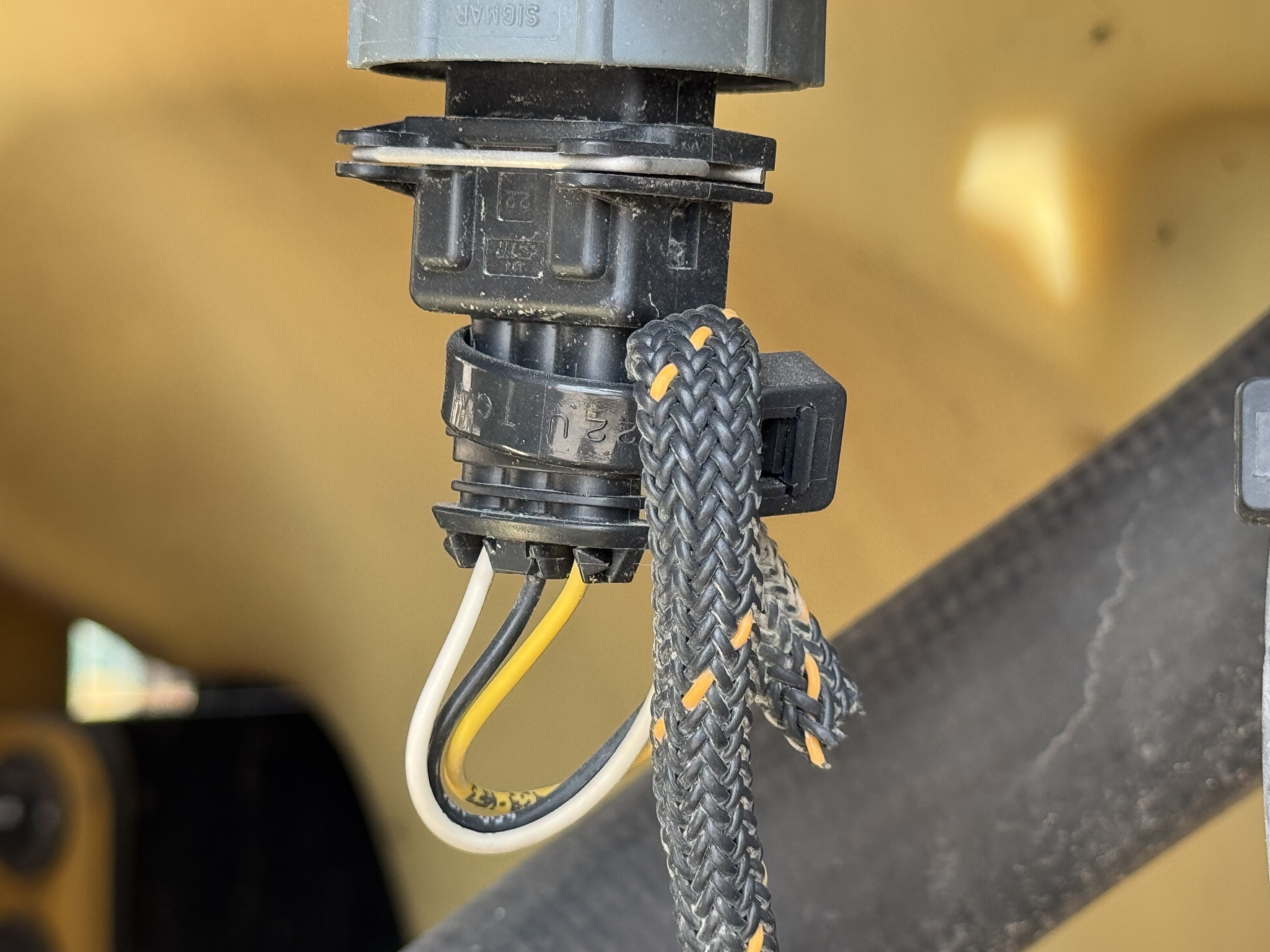 BHL-002- Cat-428-backhoe-loader-inspection-electronic-main-harness-6