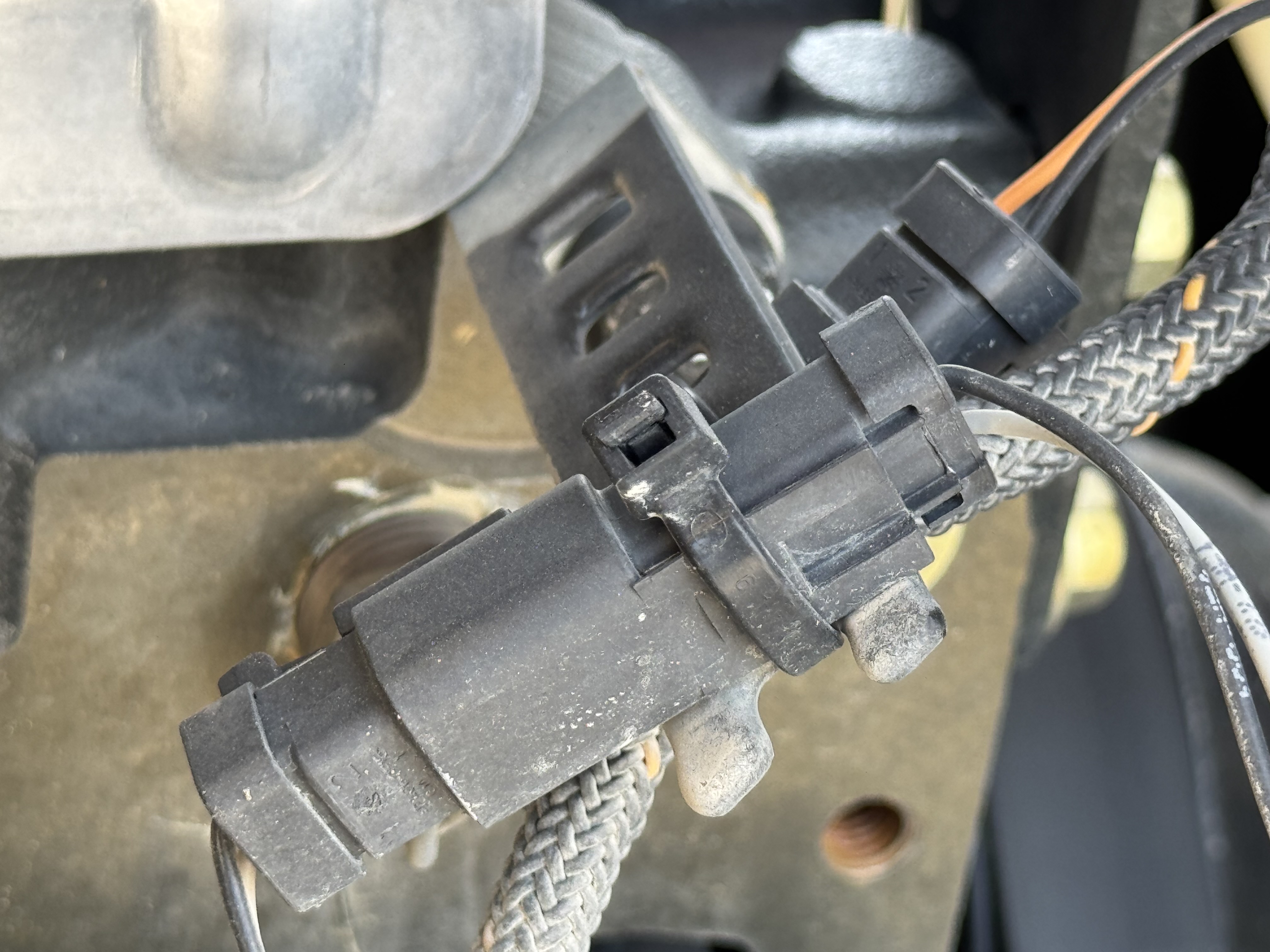 BHL-002- Cat-428-backhoe-loader-inspection-electronic-main-harness-7