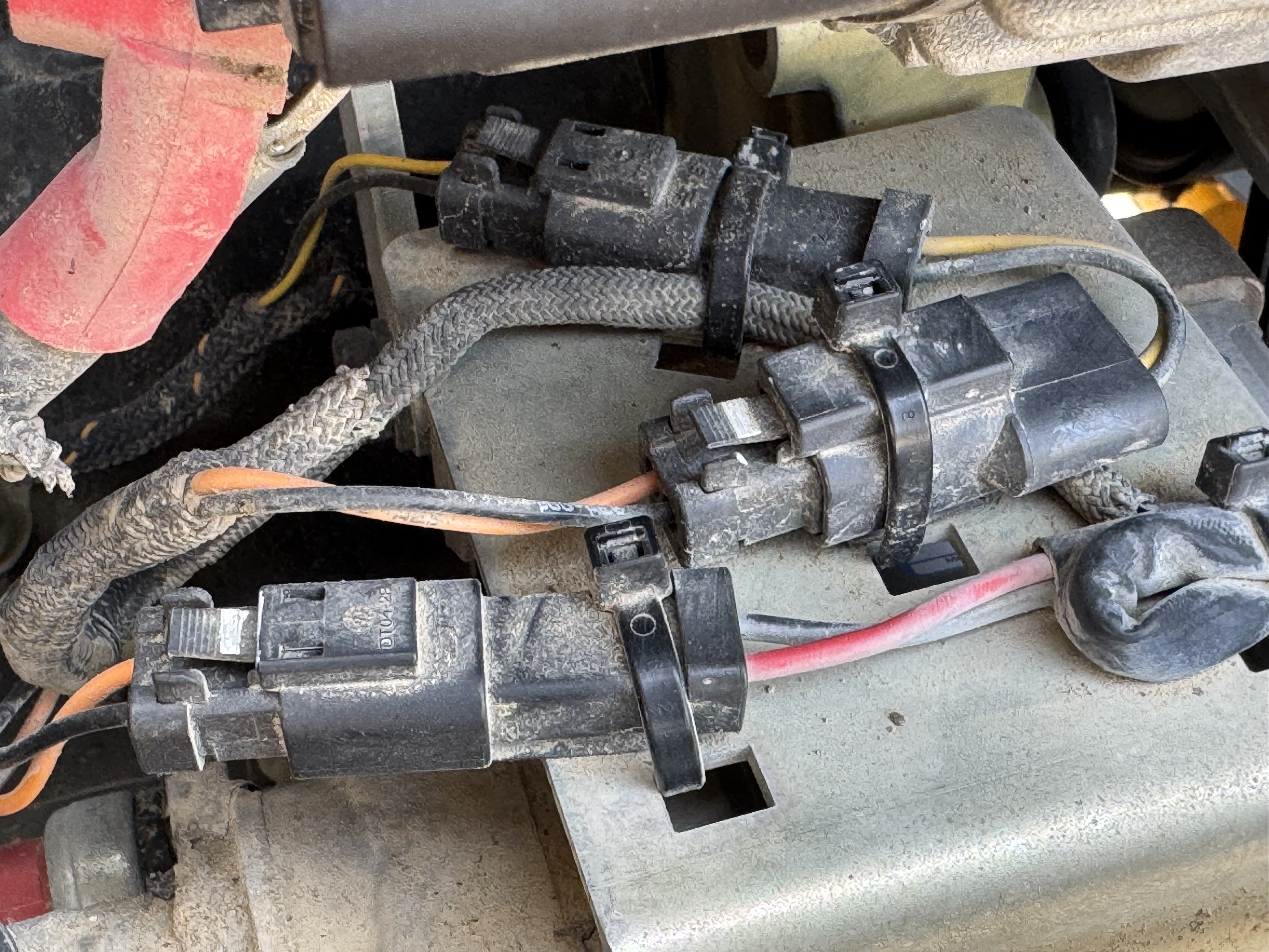 BHL-002- Cat-428-backhoe-loader-inspection-electronic-main-harness-8