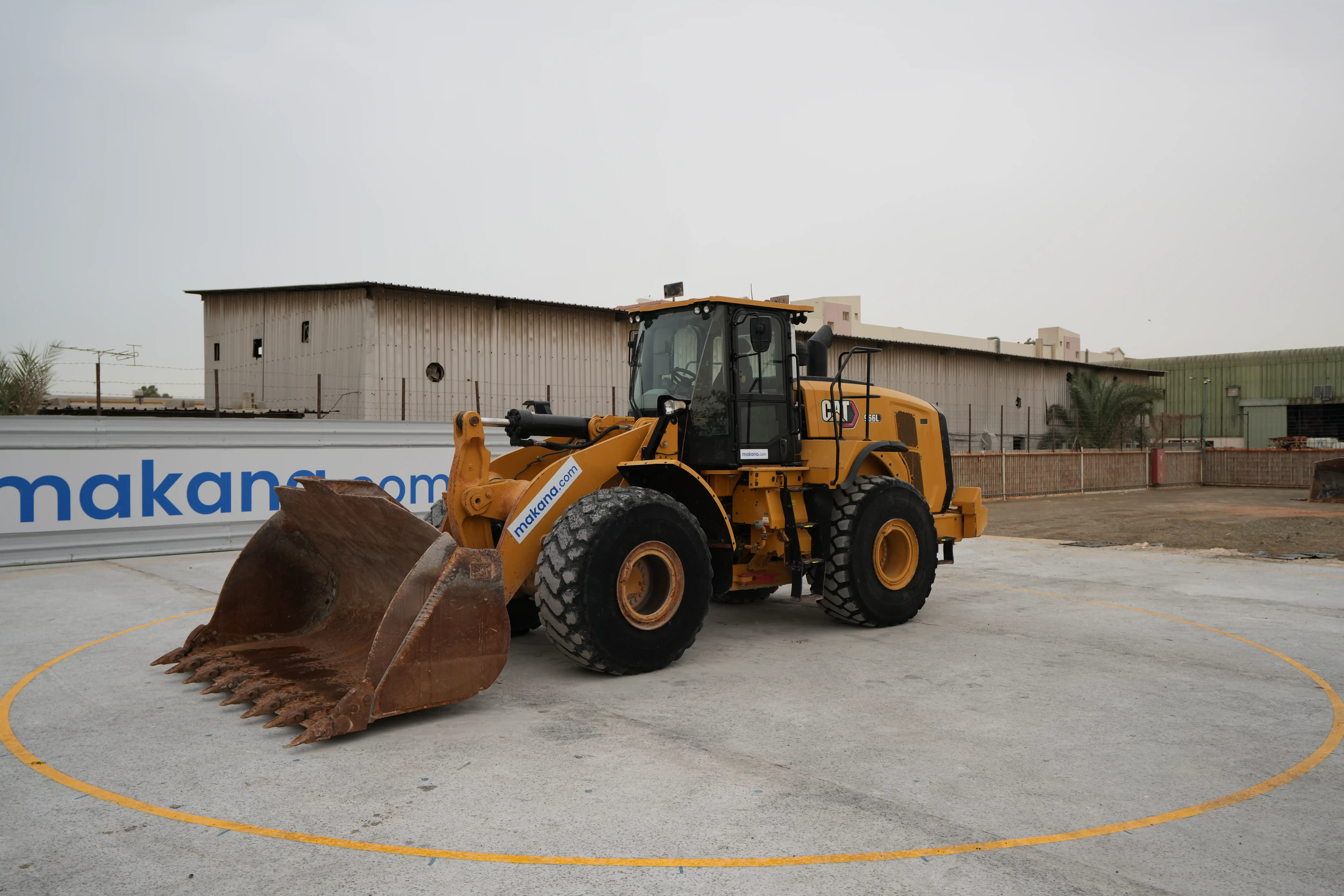Cat-966L-front-left-view
