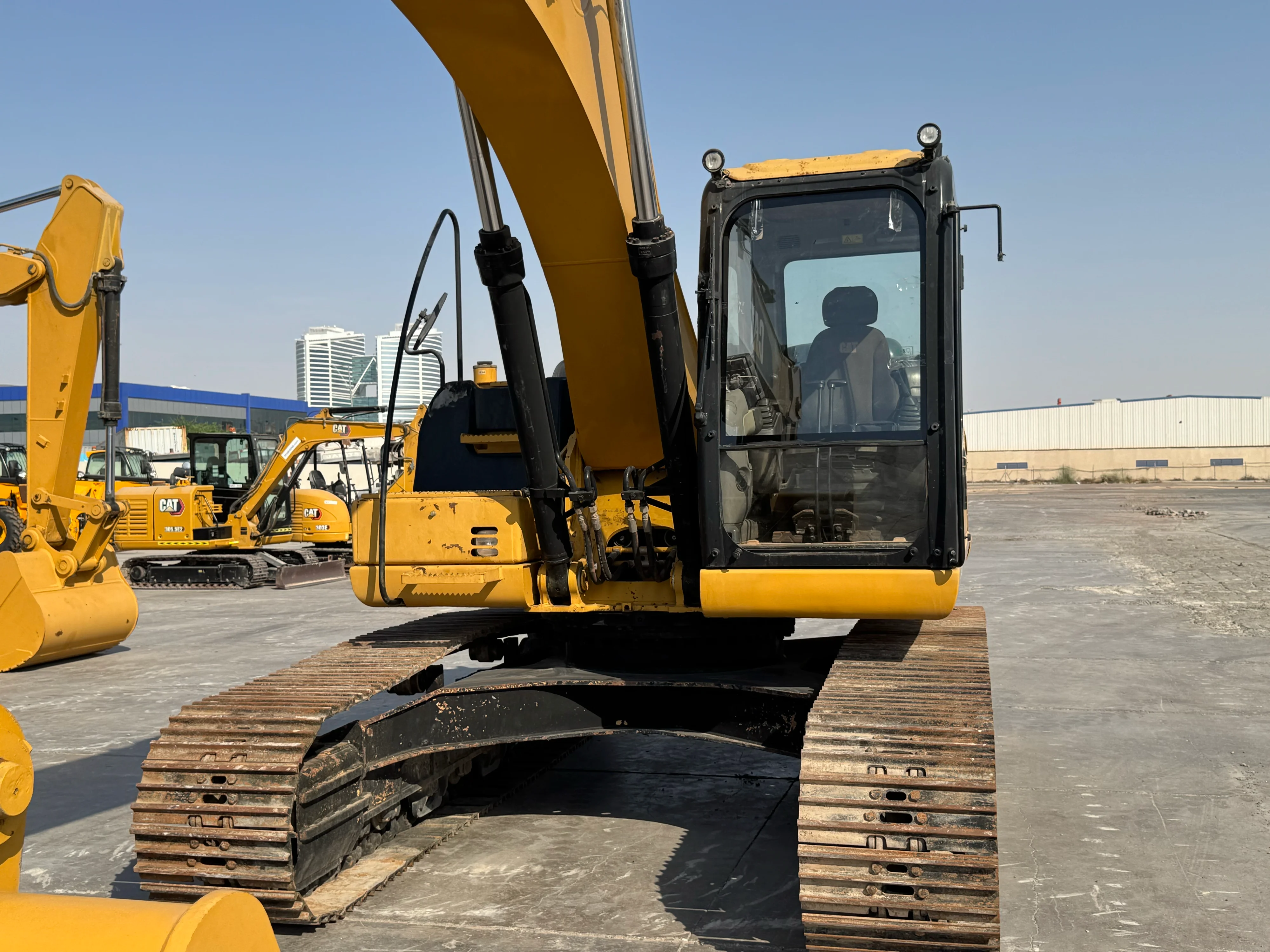 MDX-002-Cat-323D3-medium-excavator-inspection-structure-paint-5