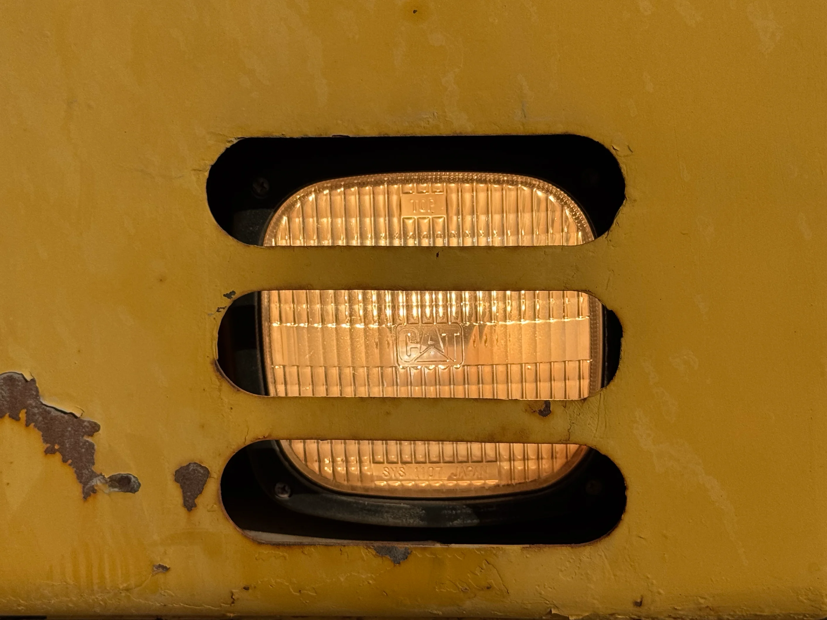 MDX-002-Cat-323D3-medium-excavator-inspection-electronics-lights-and-signals-2