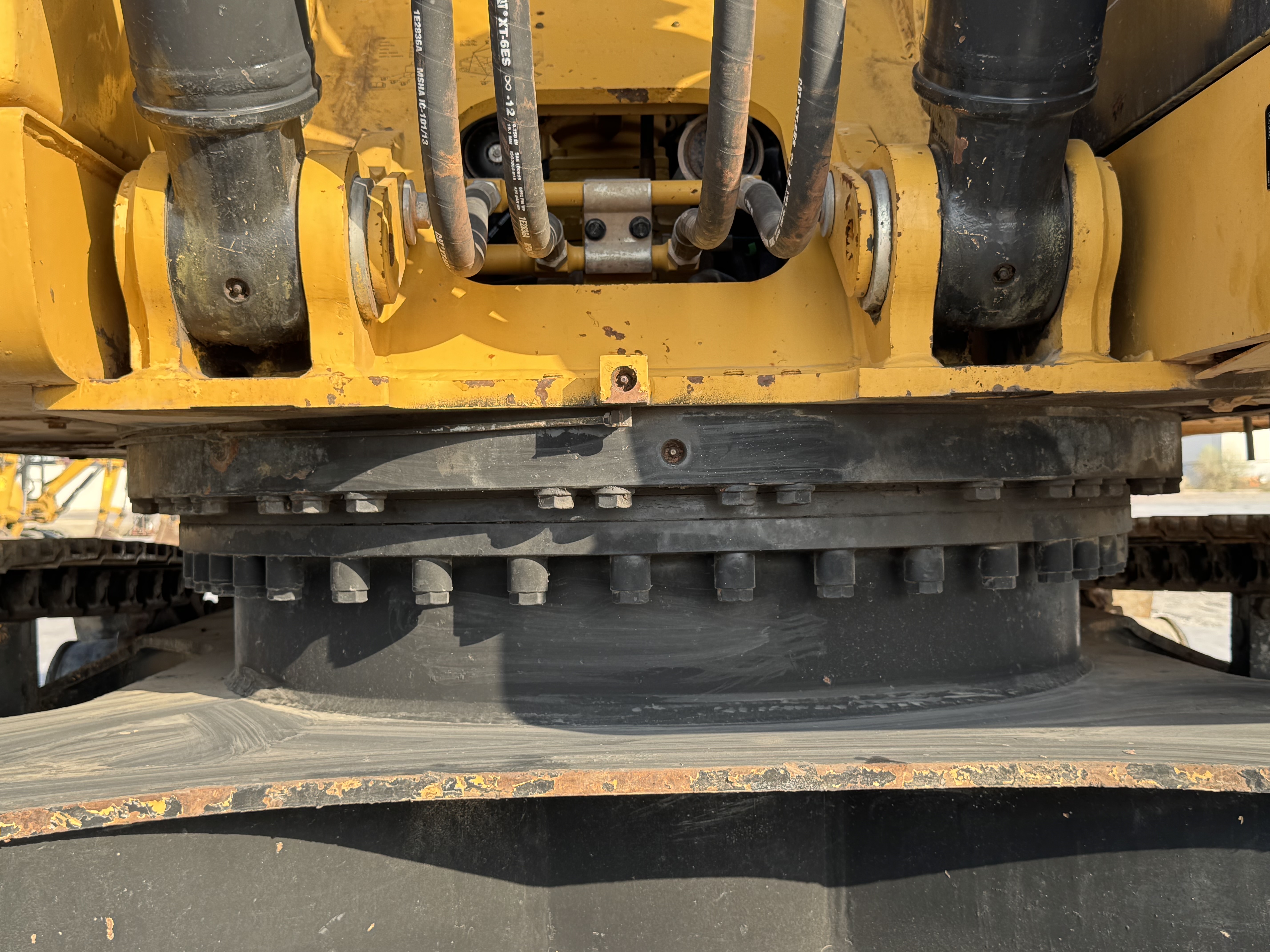 MDX-002-Cat-323D3-medium-excavator-inspection-hydraulics-turntable-slewing-assembly-1