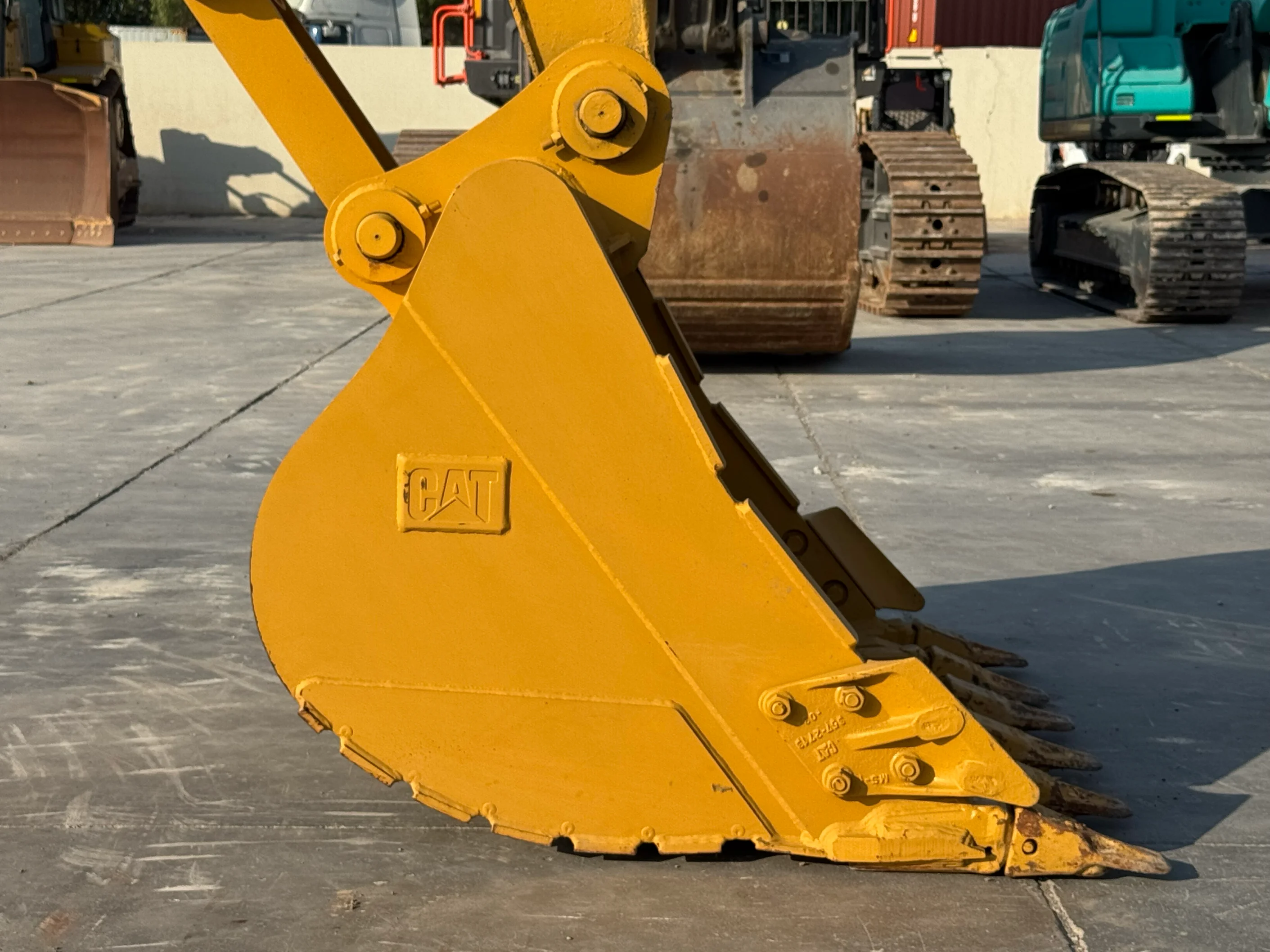 MDX-002-Cat-323D3-medium-excavator-inspection-attachment-excavator-bucket-2