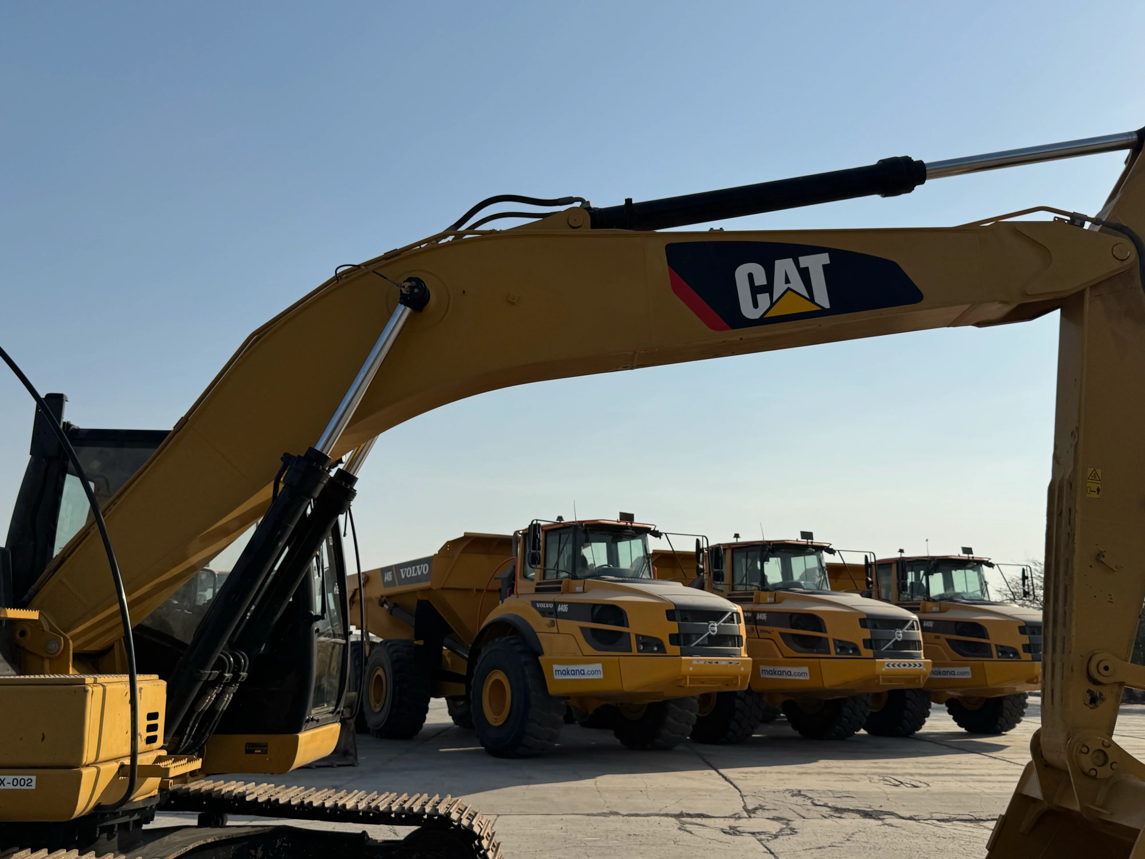 MDX-002-Cat-323D3-medium-excavator-inspection-chassis-boom-1