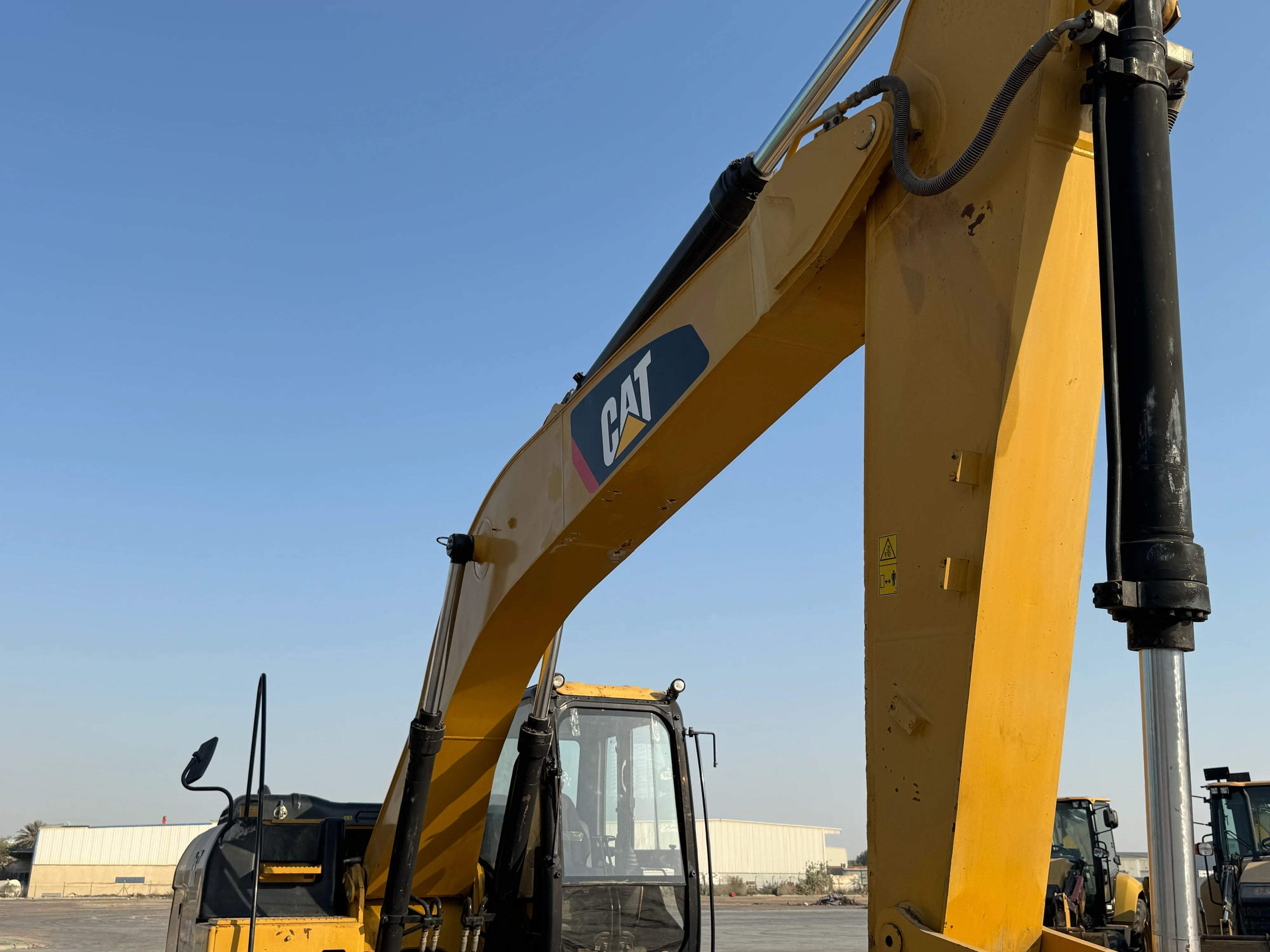 MDX-002-Cat-323D3-medium-excavator-inspection-chassis-boom-2