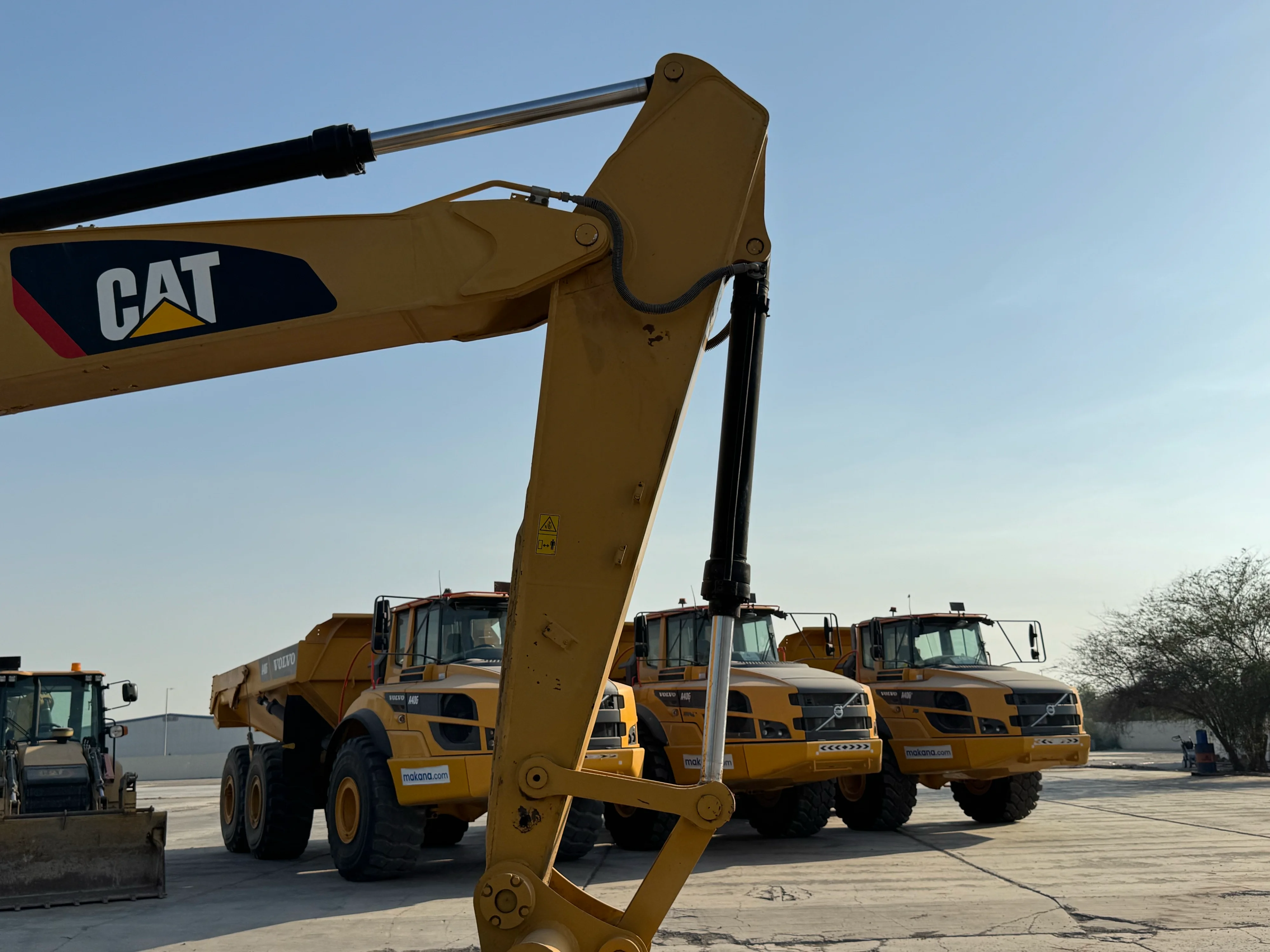 MDX-002-Cat-323D3-medium-excavator-inspection-chassis-stick-1