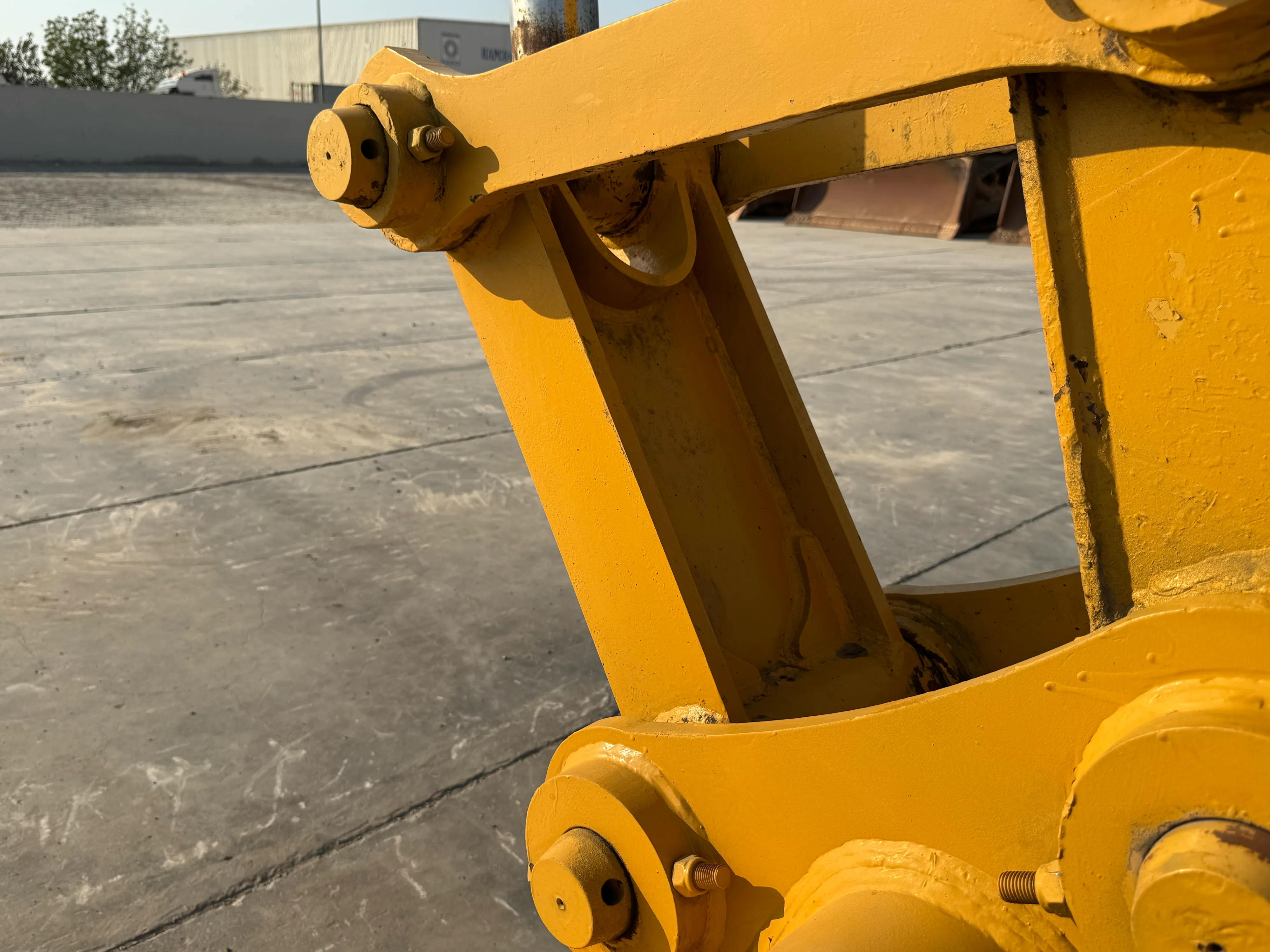 MDX-002-Cat-323D3-medium-excavator-inspection-chassis-H-link-2