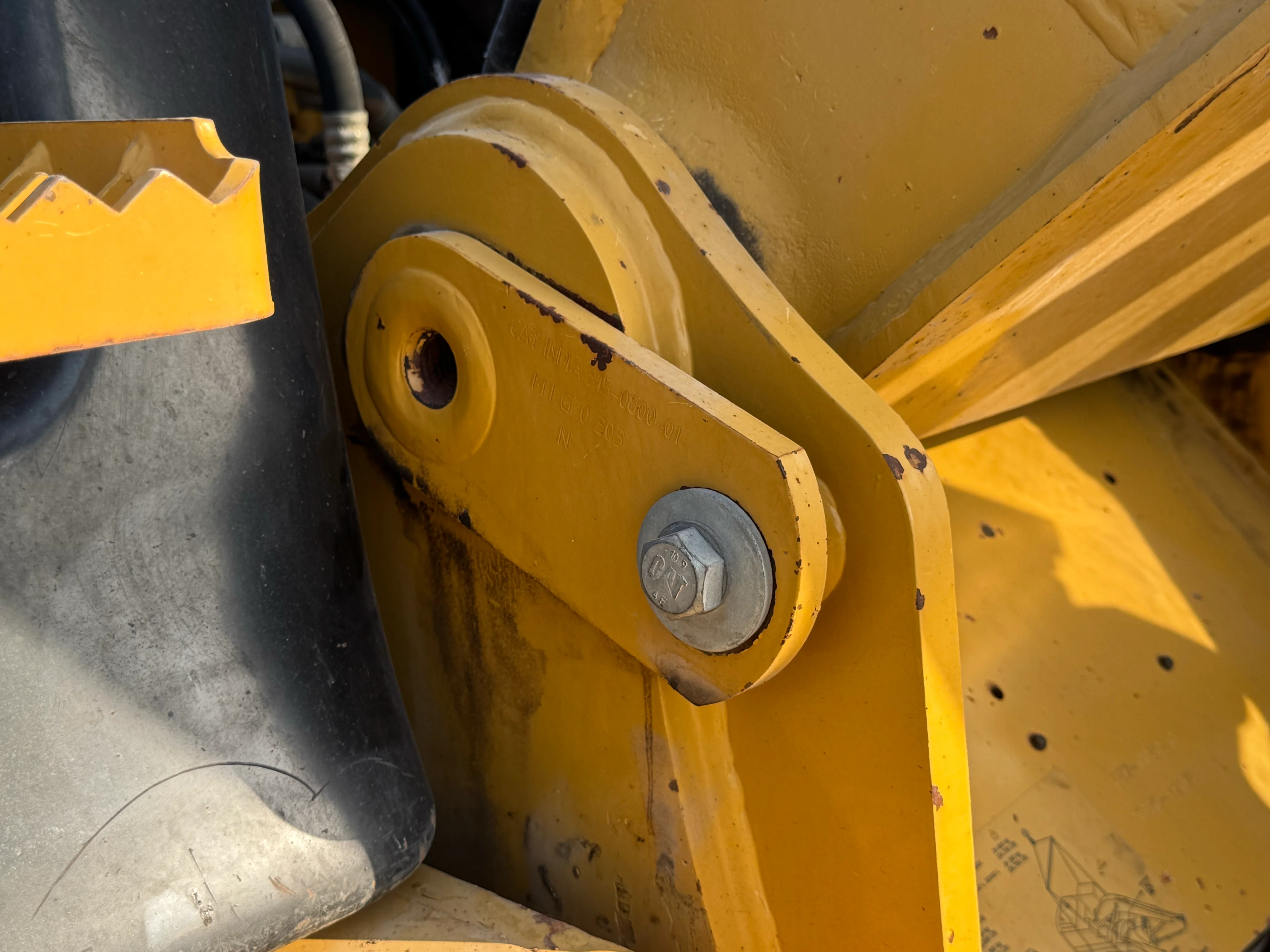 MDX-002-Cat-323D3-medium-excavator-inspection-chassis-boom-base-pin-and-bushings-1