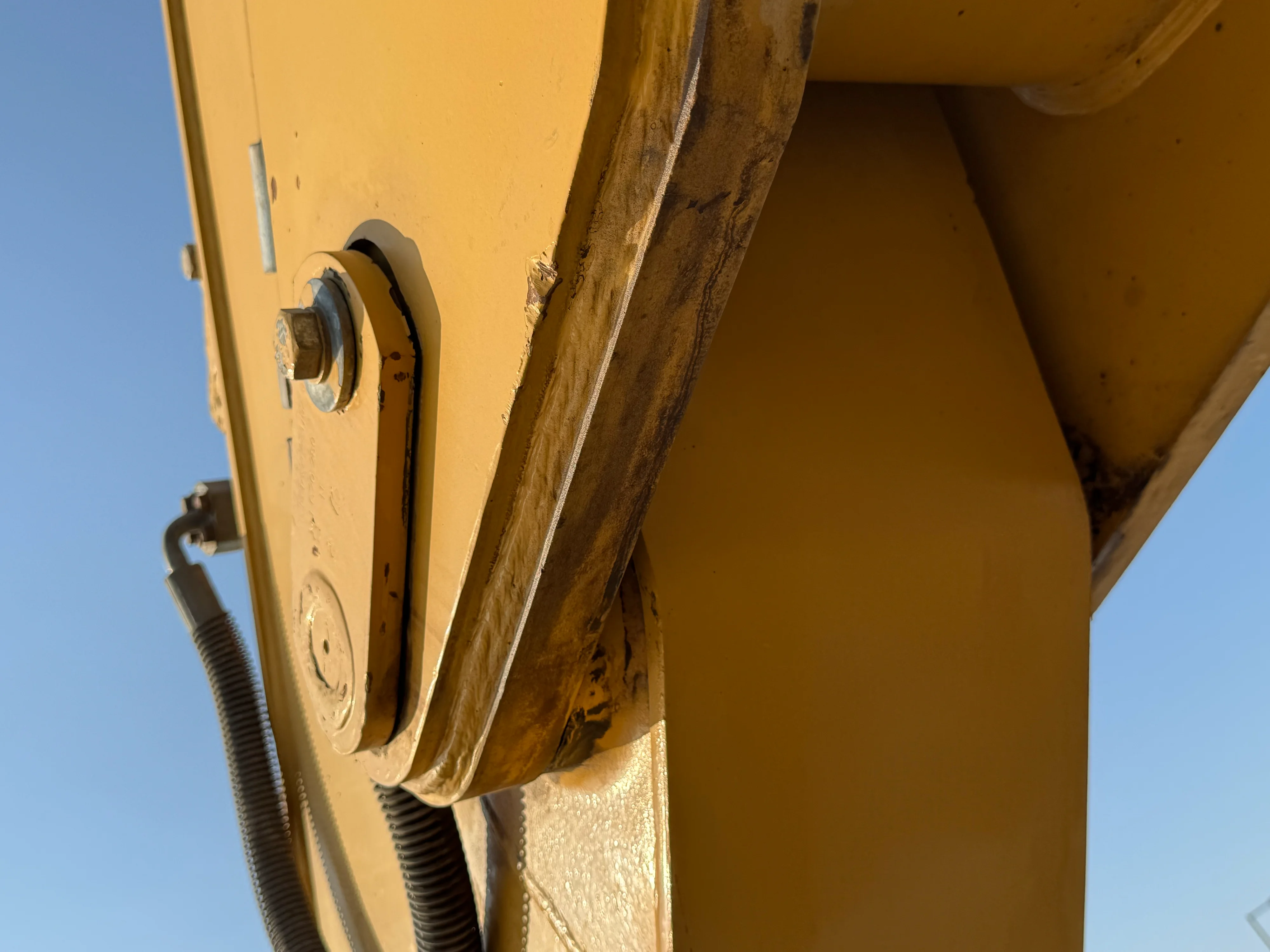 MDX-002-Cat-323D3-medium-excavator-inspection-chassis-pin-and-bushings-boom-to-stick-3