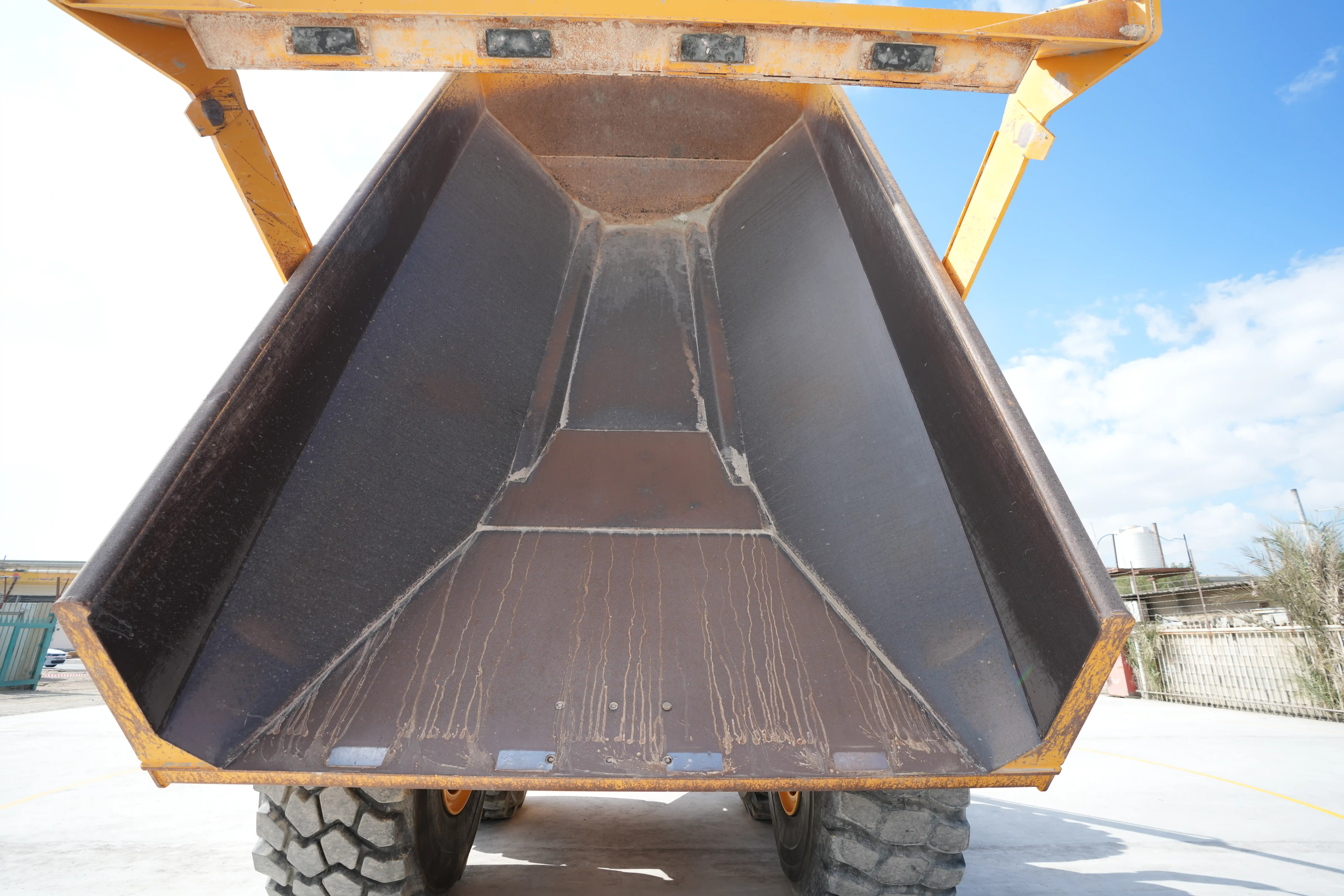 ADT-003-volvo-a40g-adt-dump-body-2