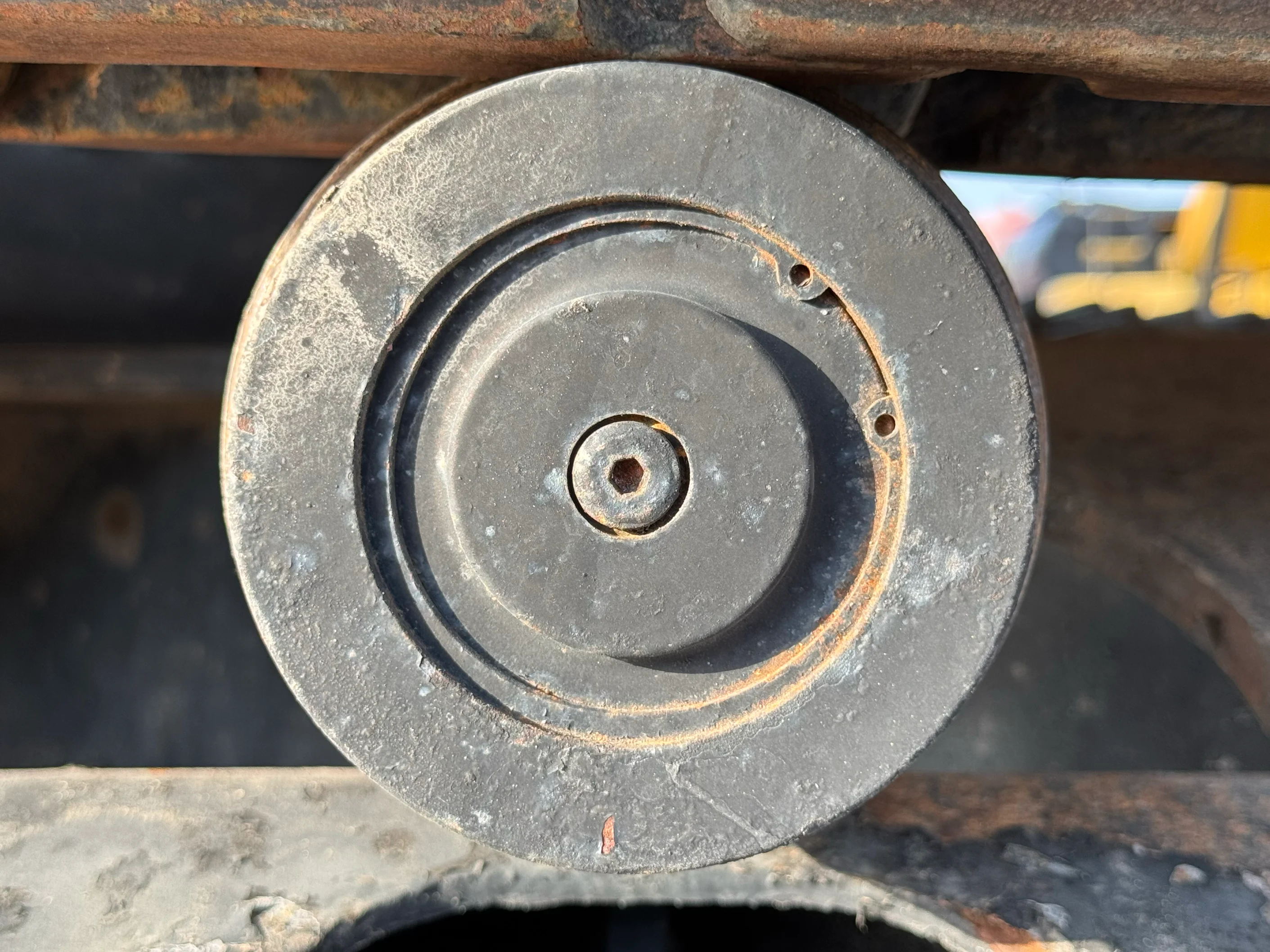 MDX-002-Cat-323D3-medium-excavator-inspection-undercarriage-left-carrier-rollers-2