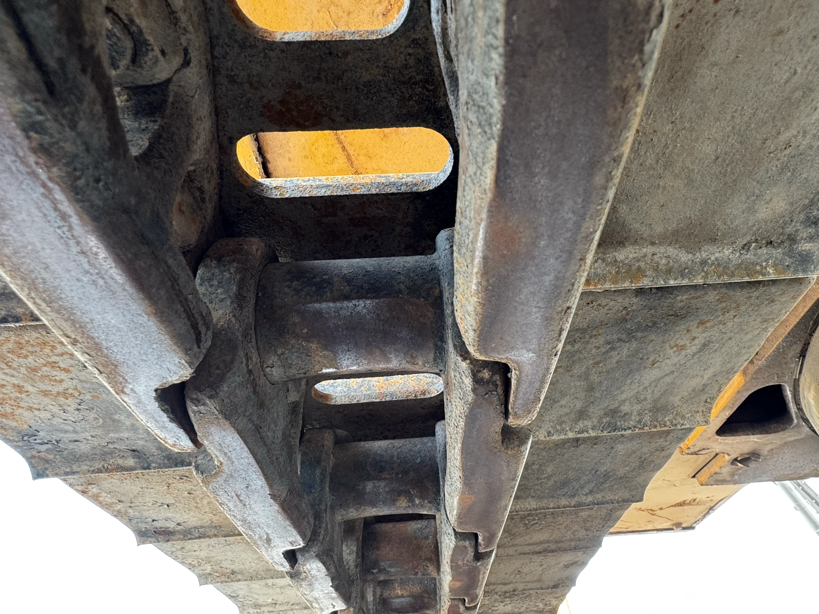 MDX-002-Cat-323D3-medium-excavator-inspection-undercarriage-left-track-chain-2