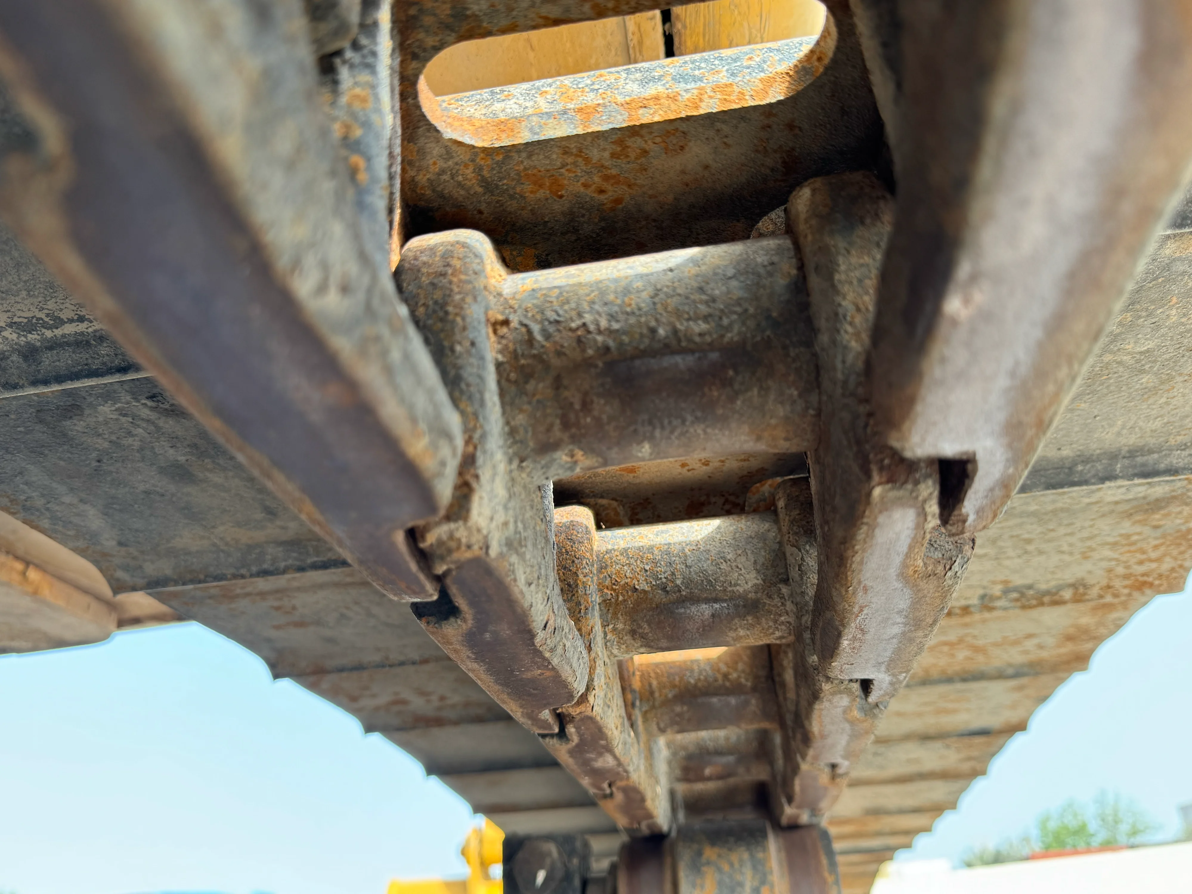 MDX-002-Cat-323D3-medium-excavator-inspection-undercarriage-right-track-chain-2