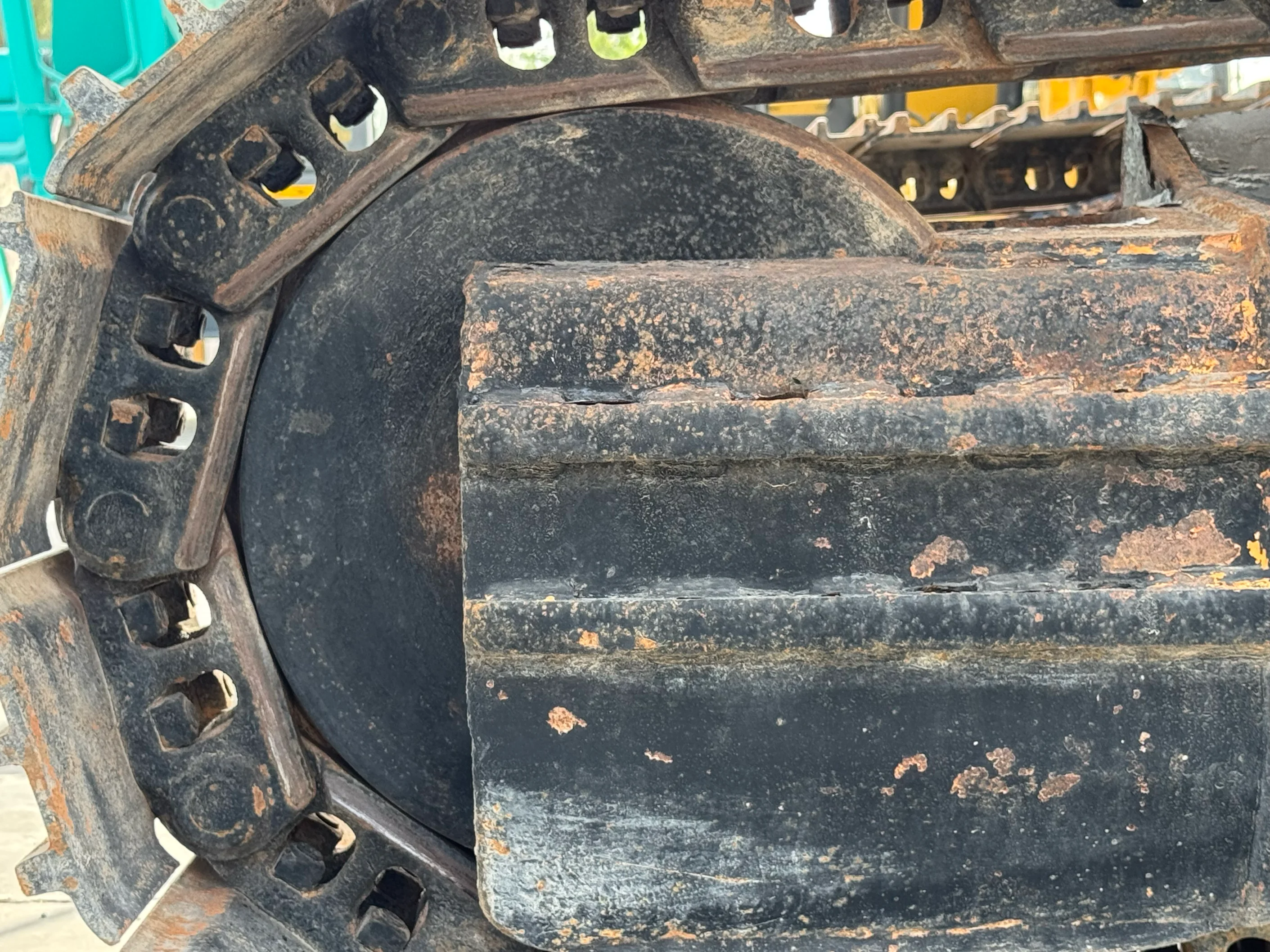 MDX-002-Cat-323D3-medium-excavator-inspection-undercarriage-left-idler-1