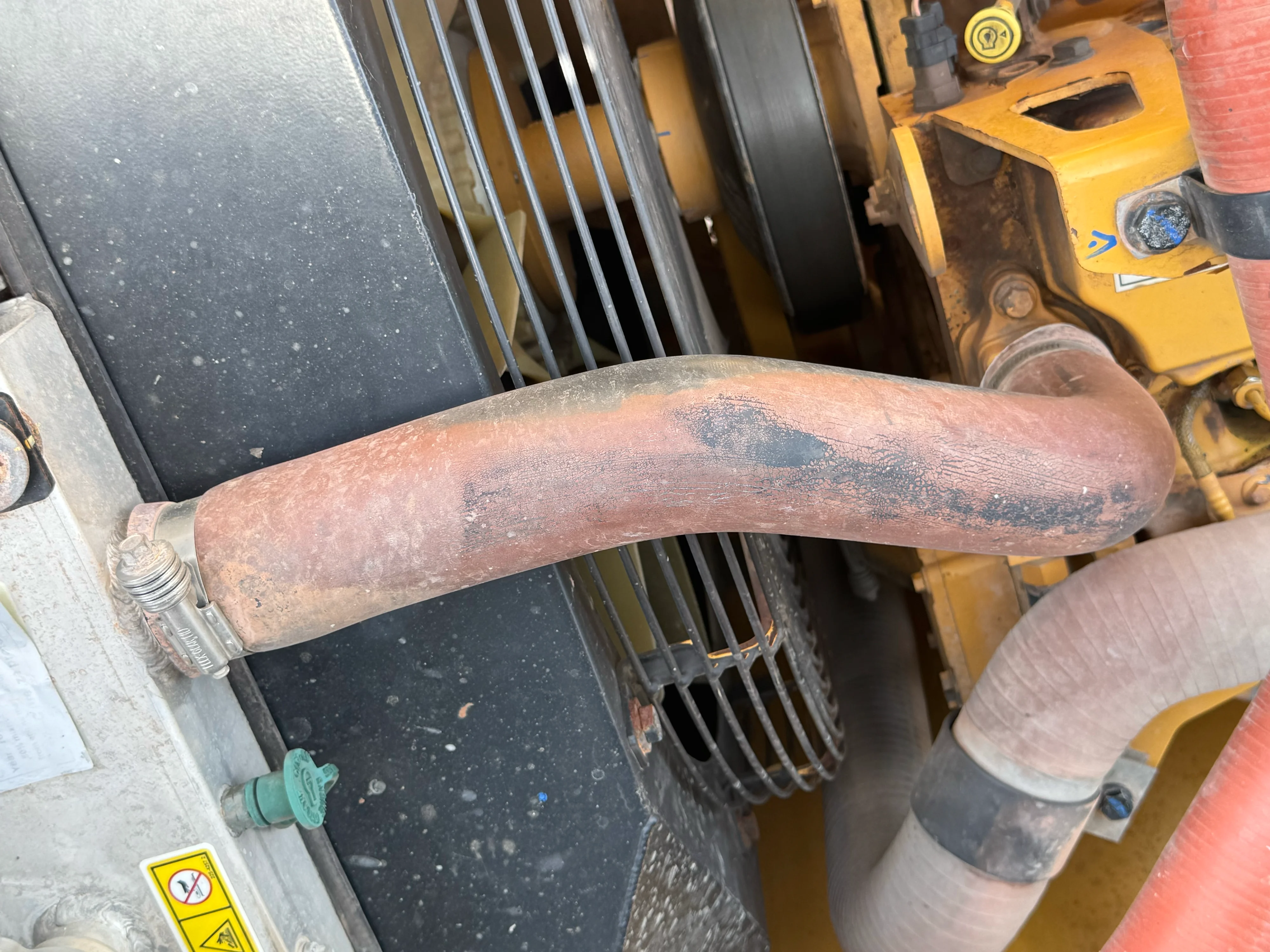 MDX-002-Cat-323D3-medium-excavator-inspection-engine-hoses-2
