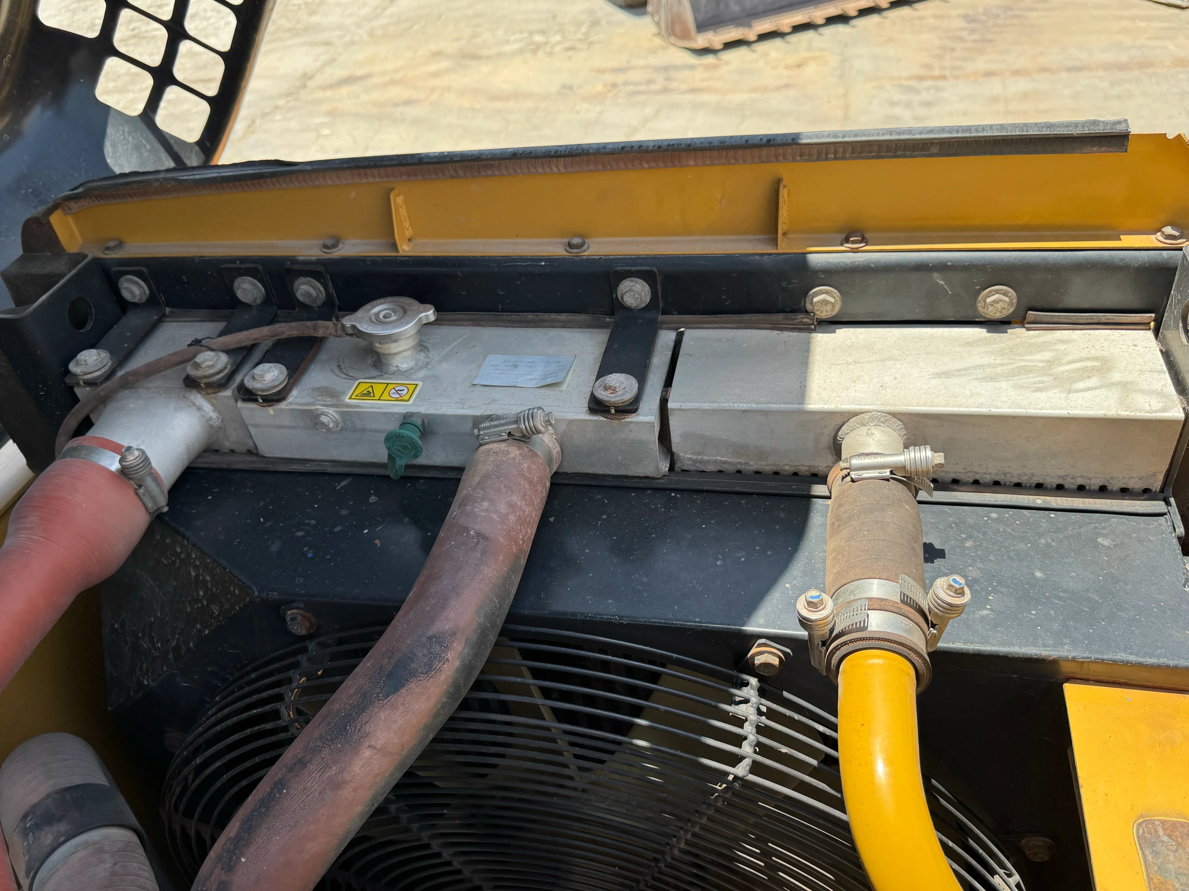 MDX-002-Cat-323D3-medium-excavator-inspection-engine-hoses-5