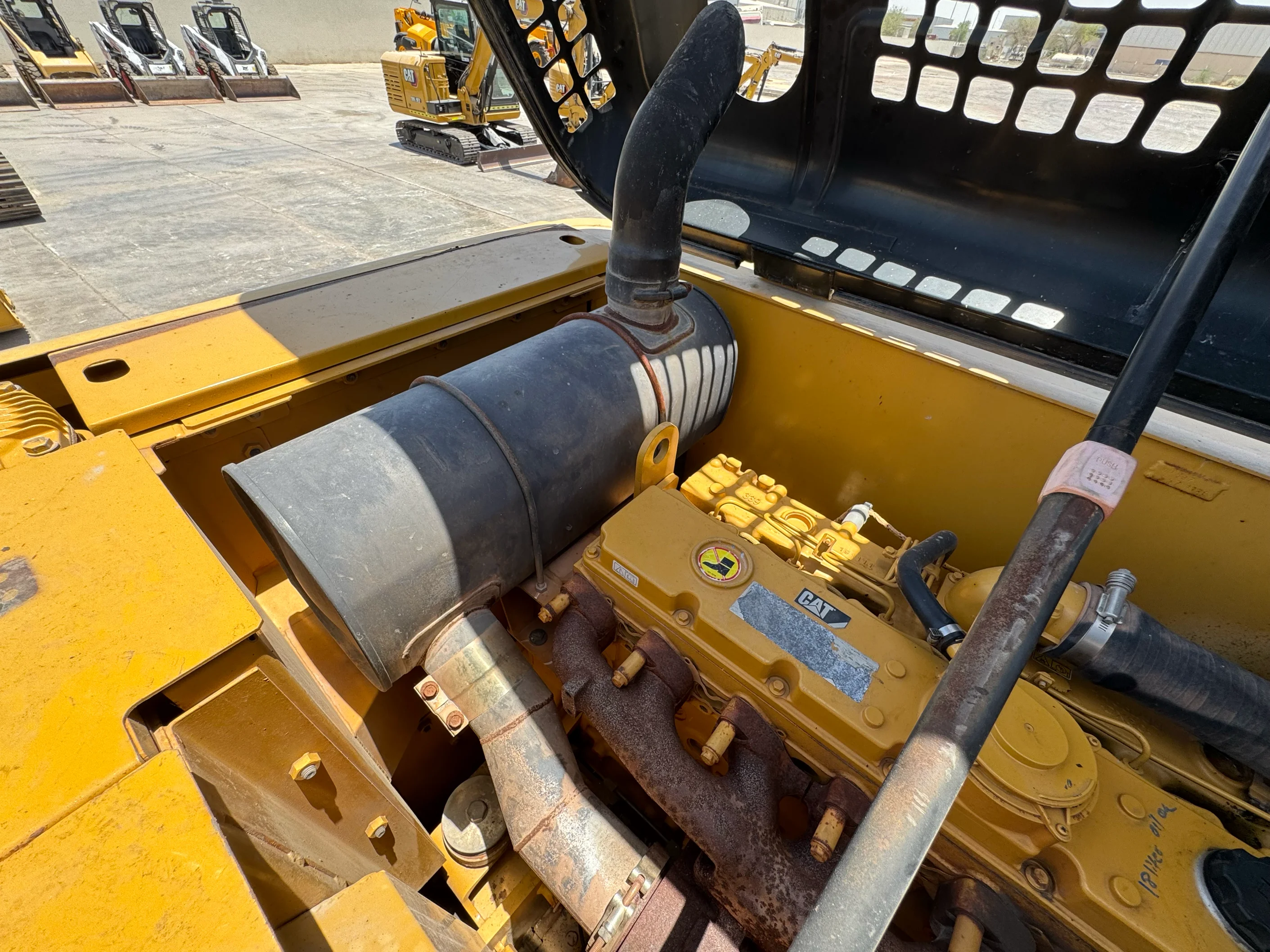 MDX-002-Cat-323D3-medium-excavator-inspection-engine-exhaust-system-1