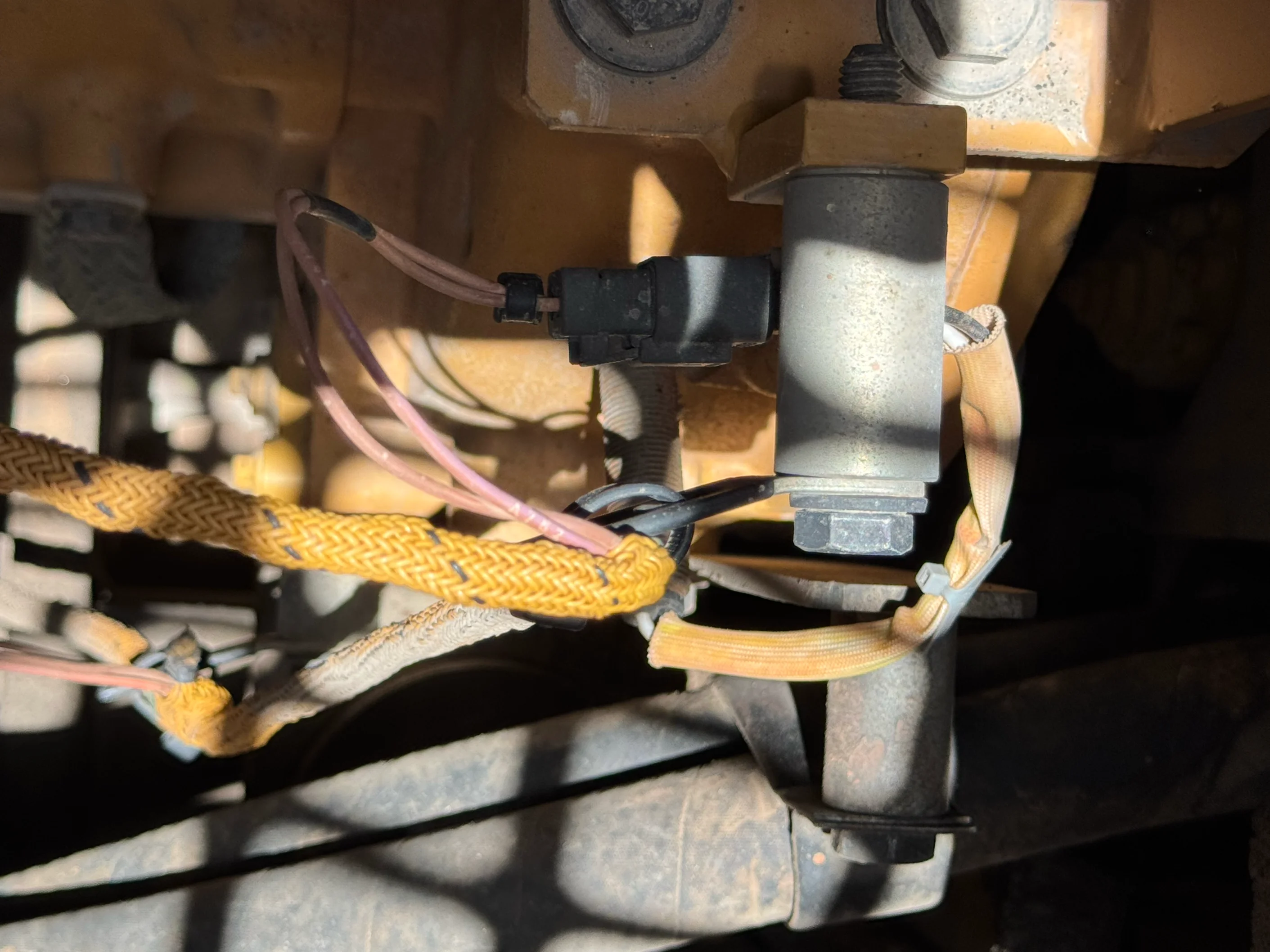 MDX-002-Cat-323D3-medium-excavator-inspection-electronics-main-harness-6